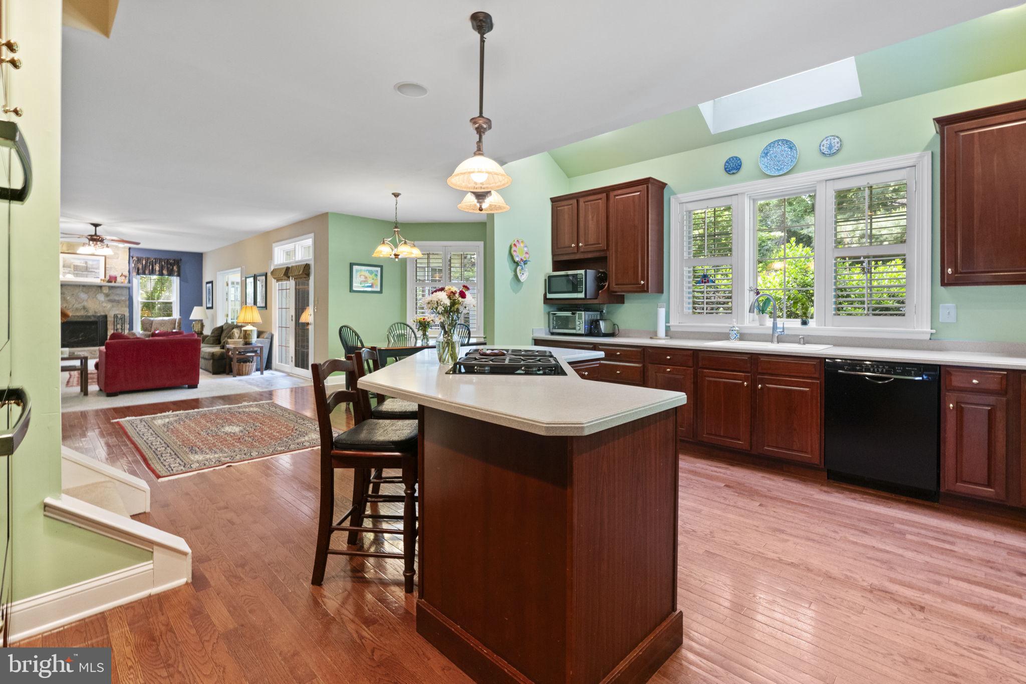 COURTS AT LONGWOOD - Residential