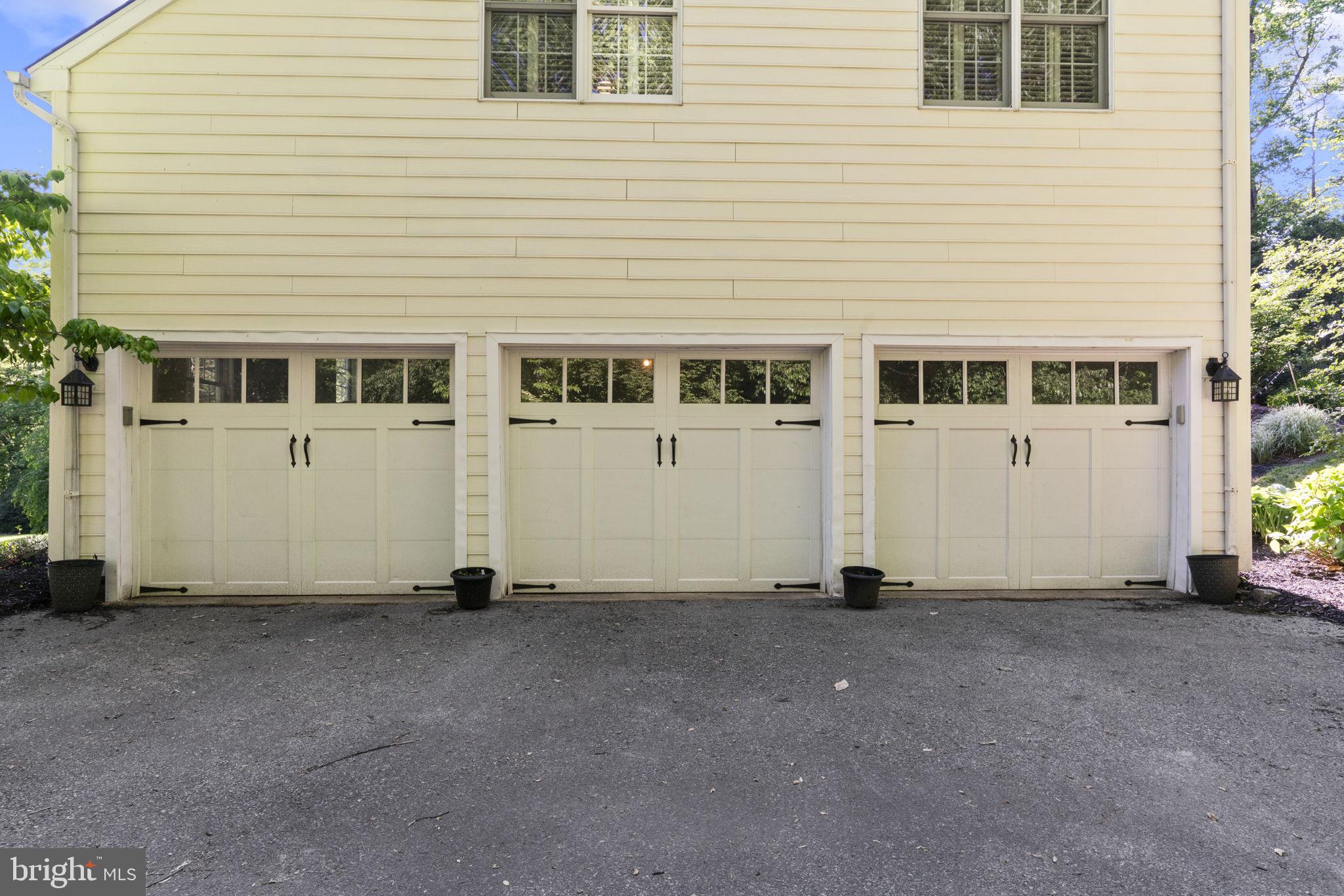 COURTS AT LONGWOOD - Residential