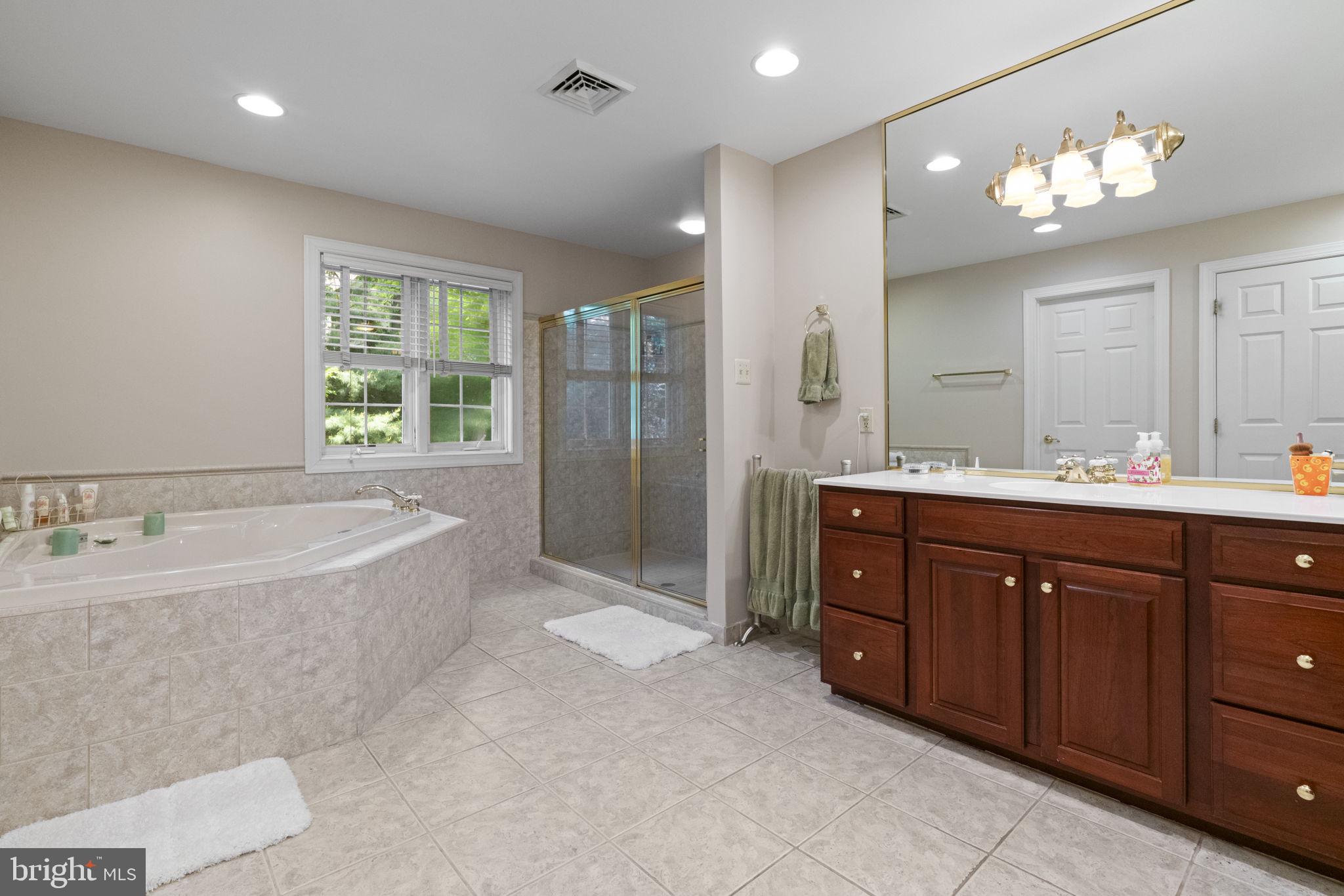 COURTS AT LONGWOOD - Residential