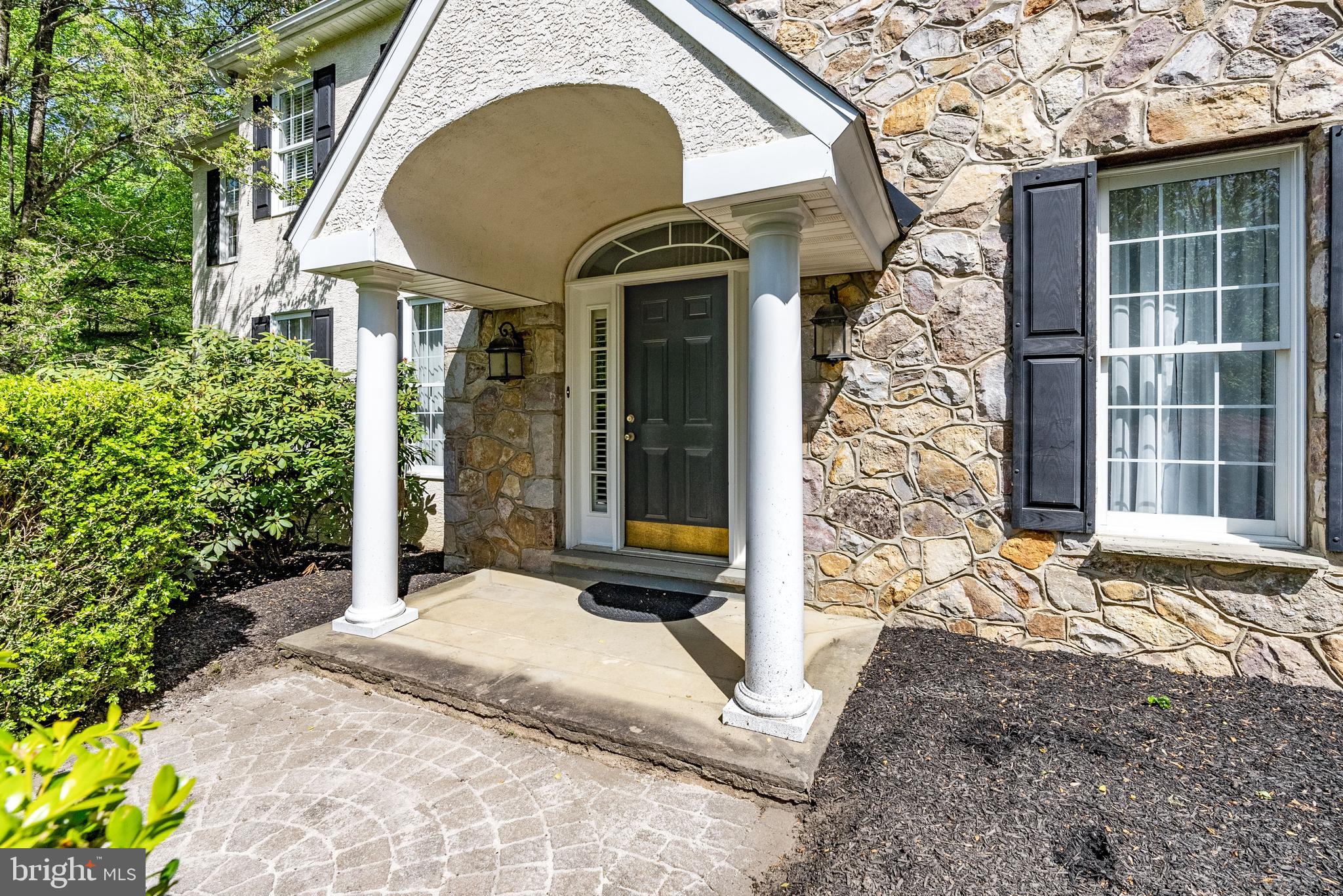 1072 BALLINTREE LANE