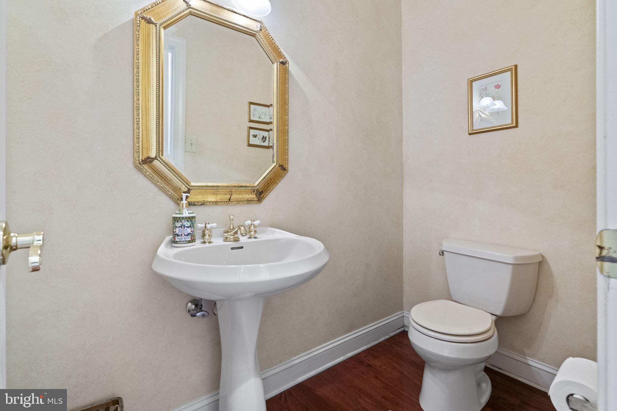 COURTS AT LONGWOOD - Residential