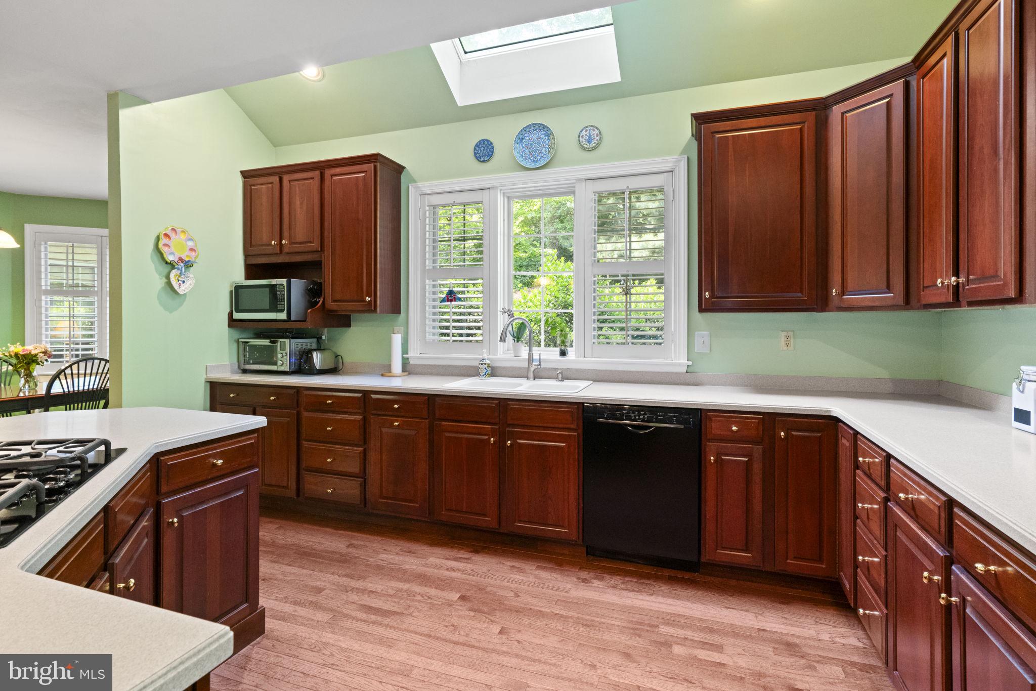 COURTS AT LONGWOOD - Residential