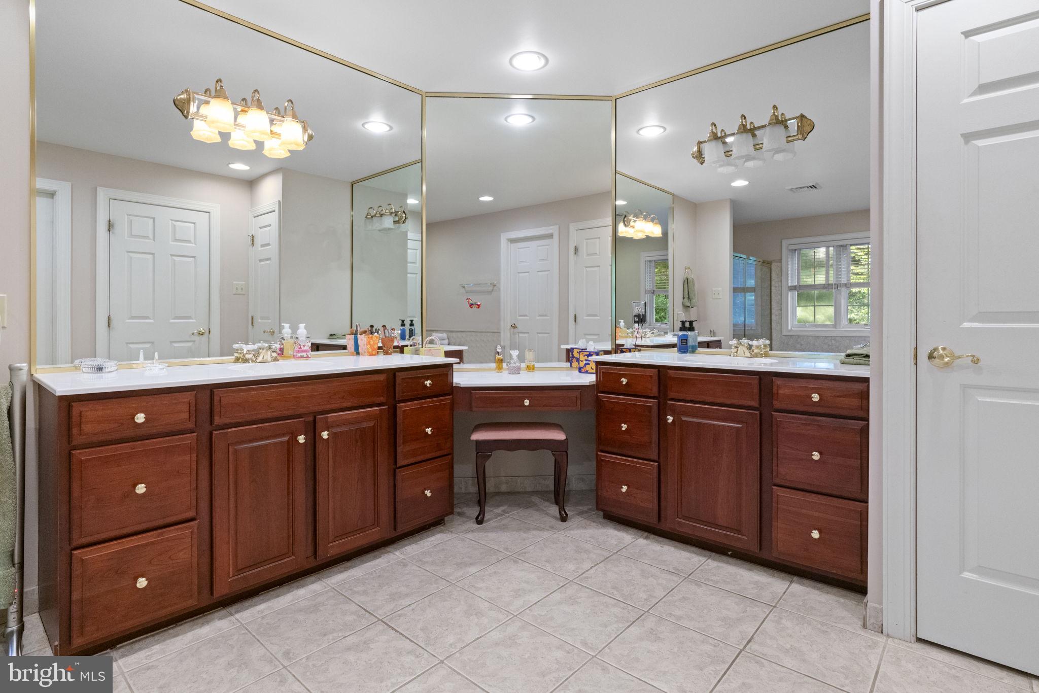 COURTS AT LONGWOOD - Residential