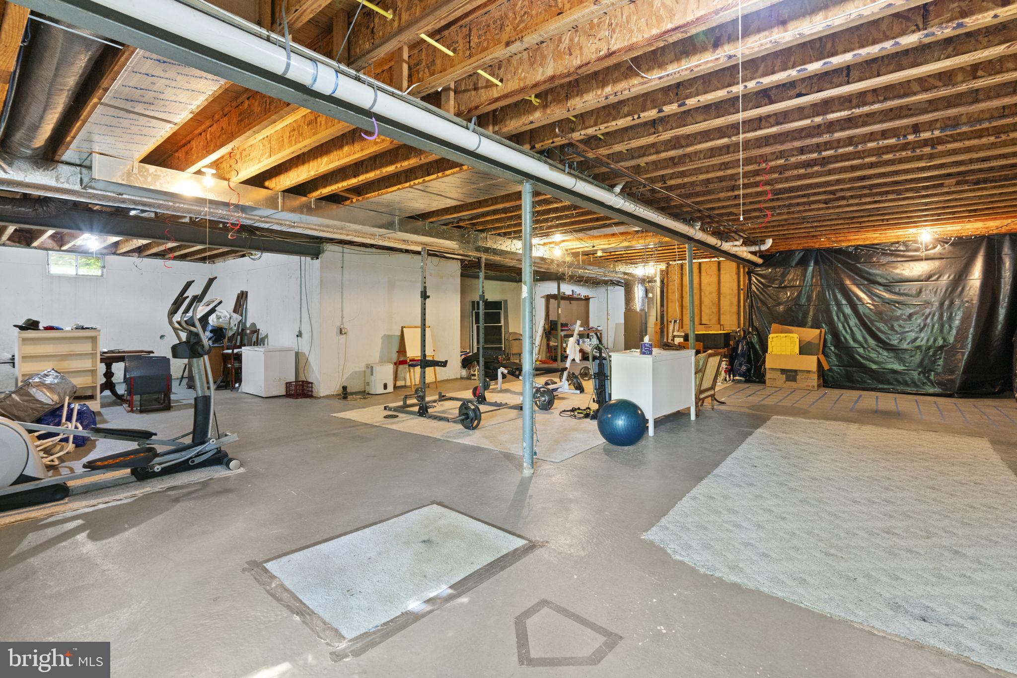 COURTS AT LONGWOOD - Residential