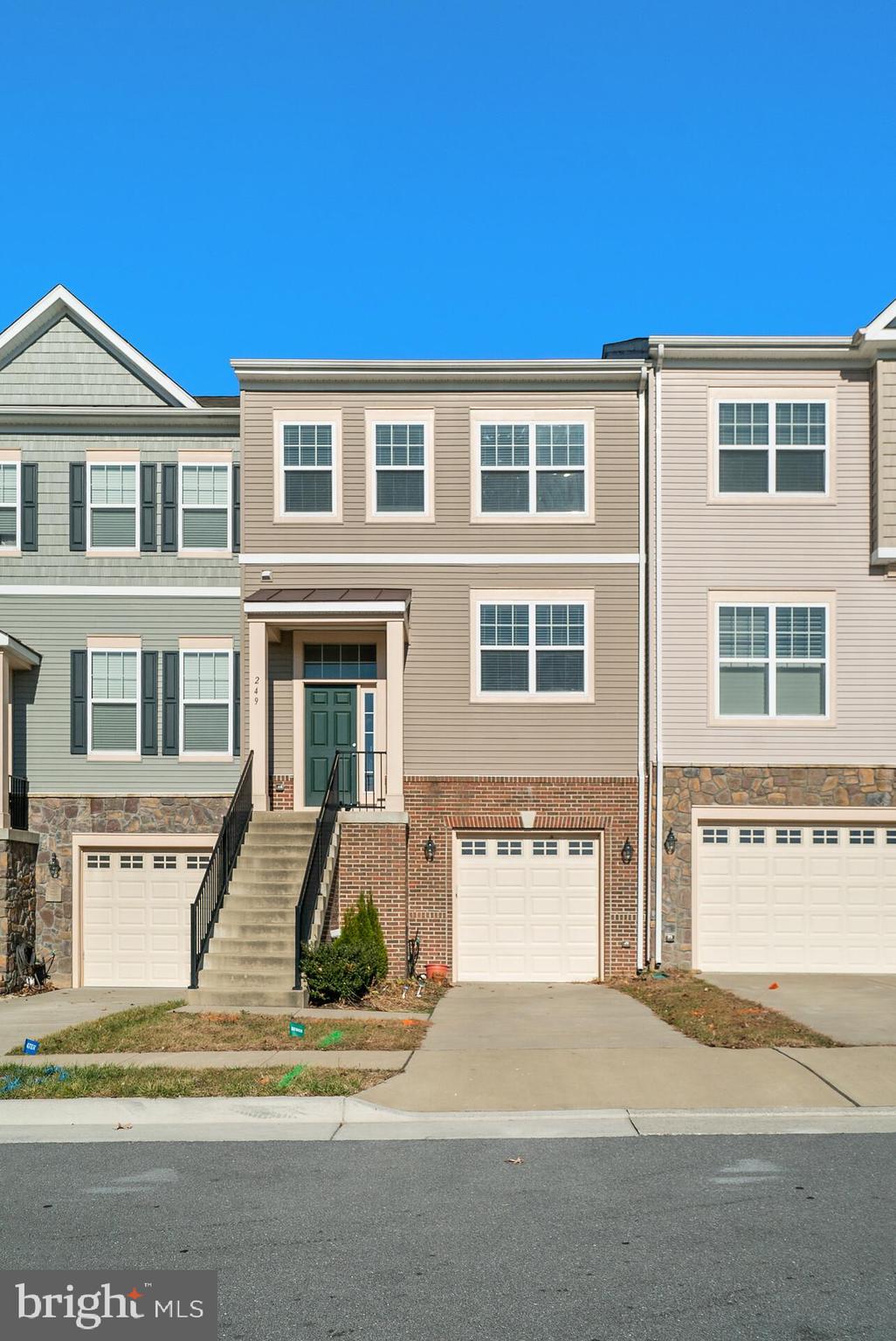 FIELDSTONE - Residential