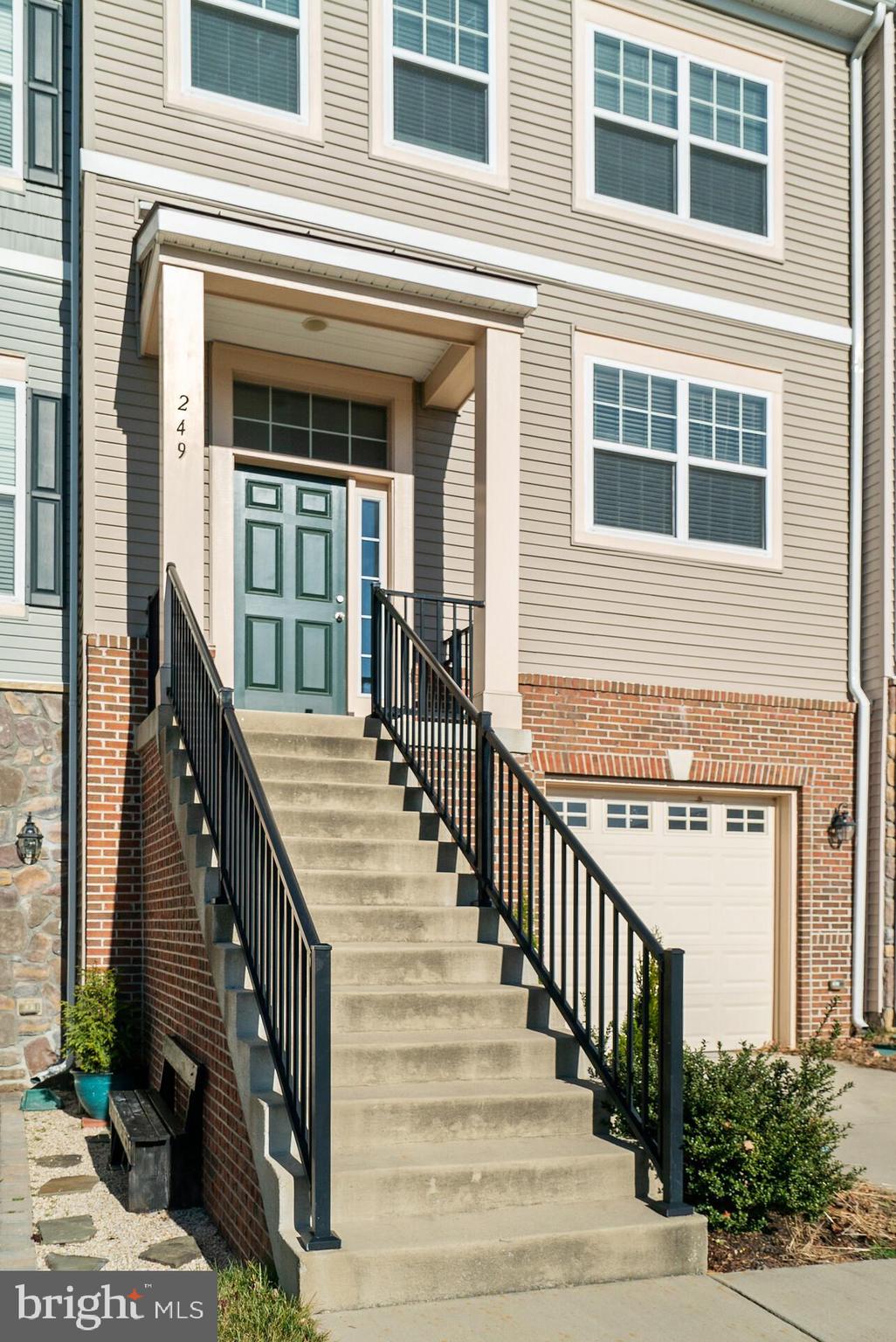 FIELDSTONE - Residential