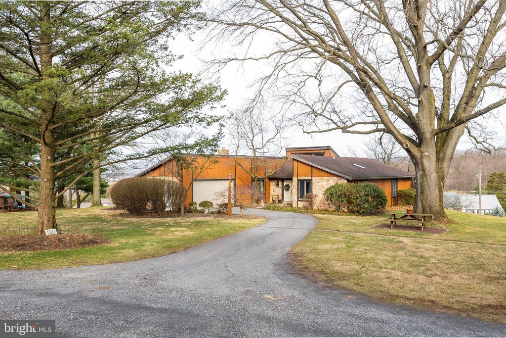 Photo of 150 N RIDGE RD, REINHOLDS, PA 17569 (MLS # PALA2031726)