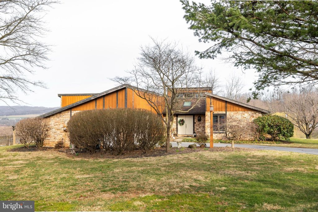 Photo of 150 N RIDGE RD, REINHOLDS, PA 17569 (MLS # PALA2031726)