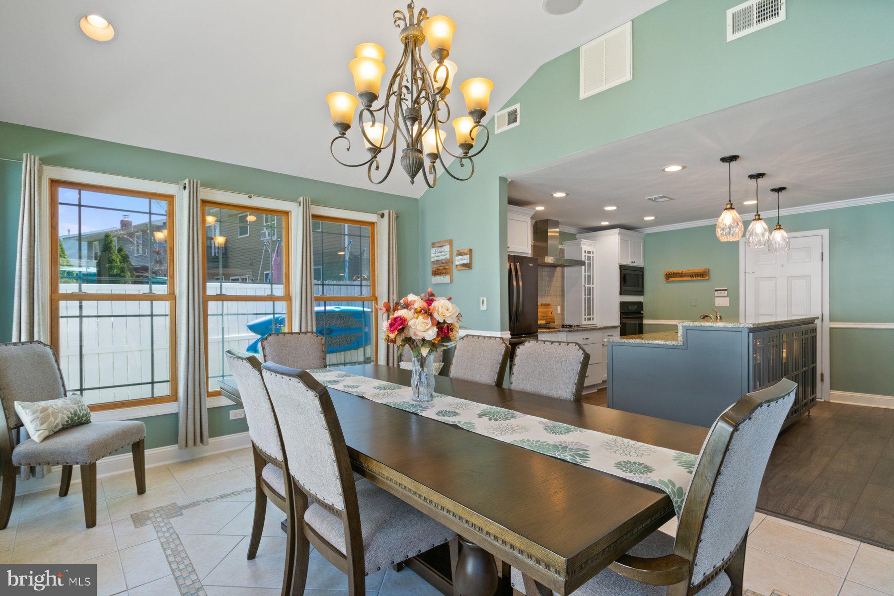 FOUR SEASONS ESTATES - Residential