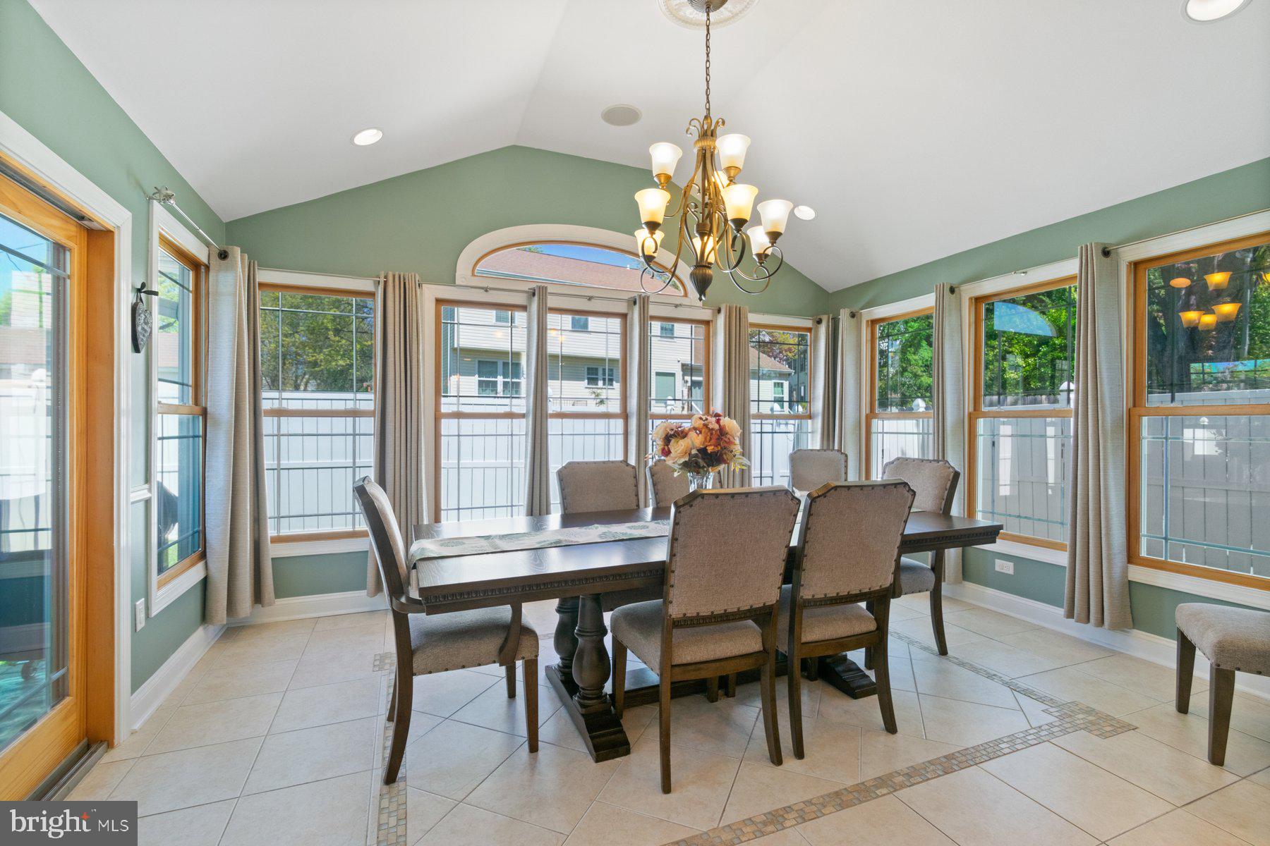 FOUR SEASONS ESTATES - Residential