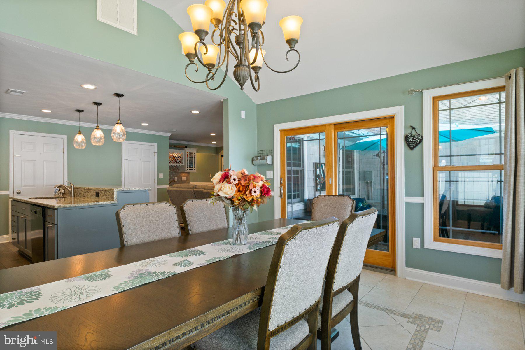 FOUR SEASONS ESTATES - Residential