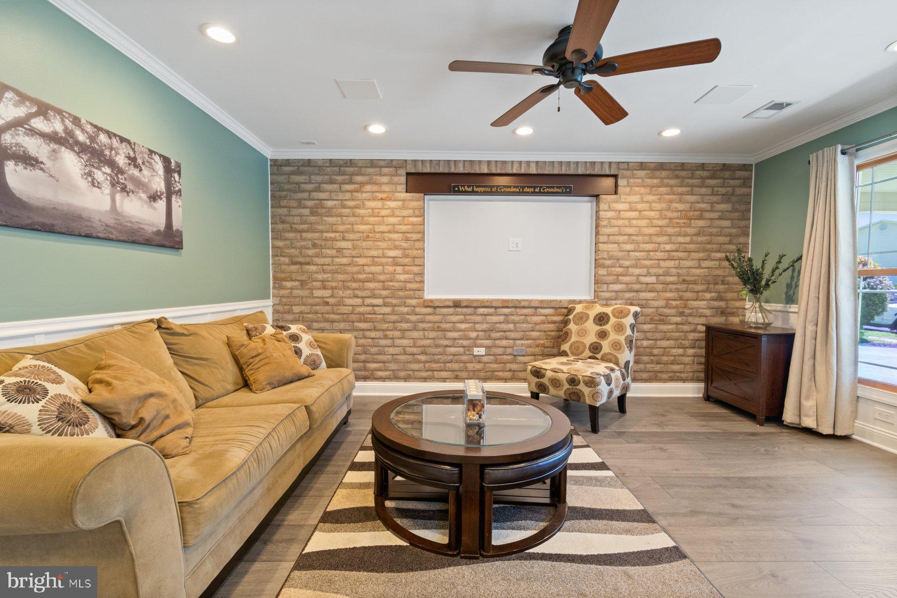 FOUR SEASONS ESTATES - Residential