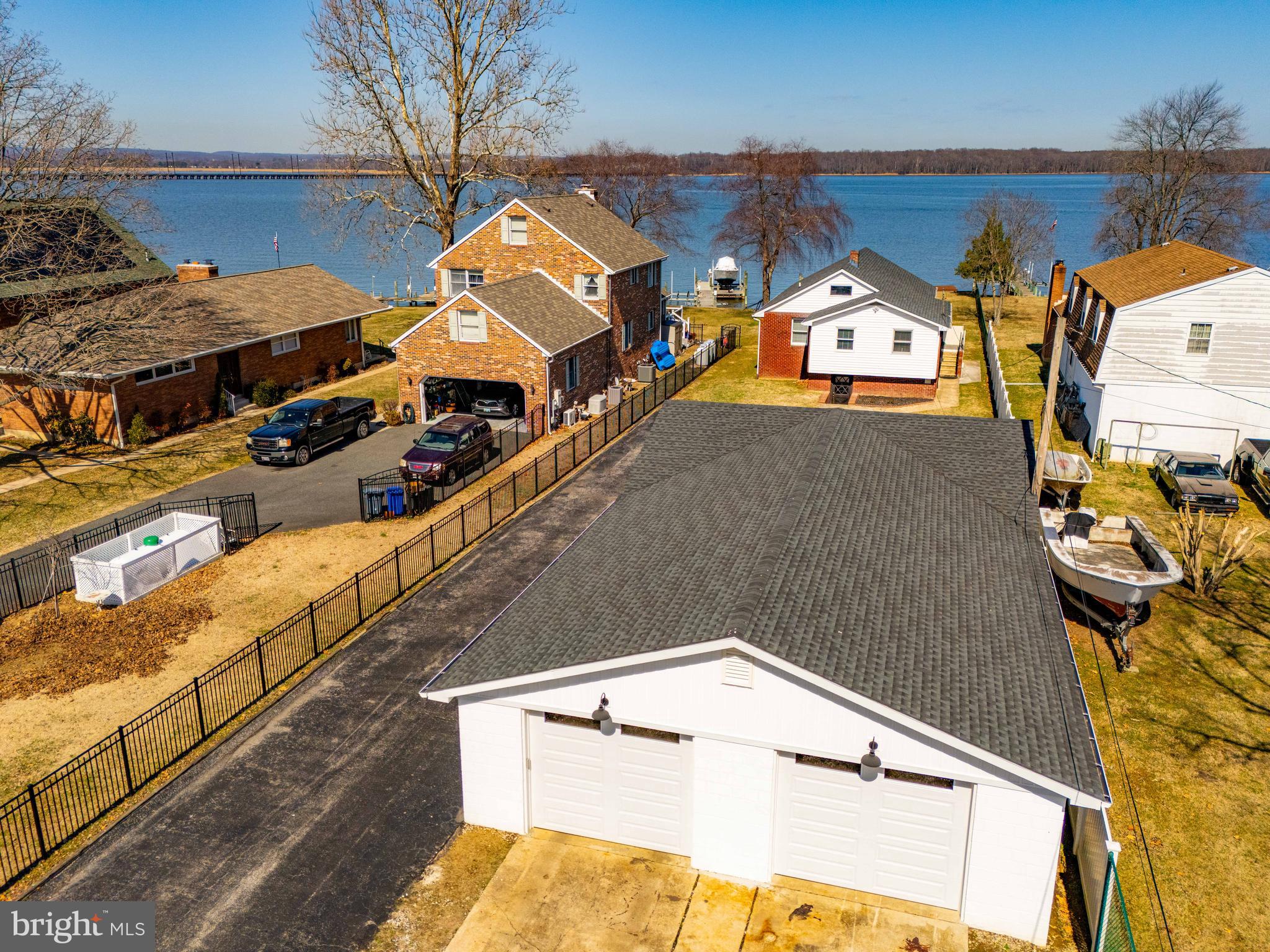 OLIVER BEACH - Residential