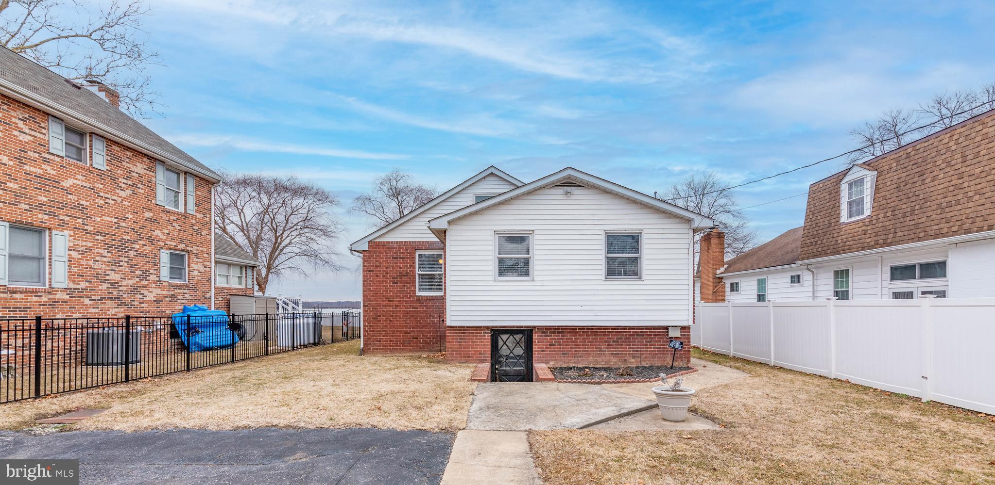 OLIVER BEACH - Residential