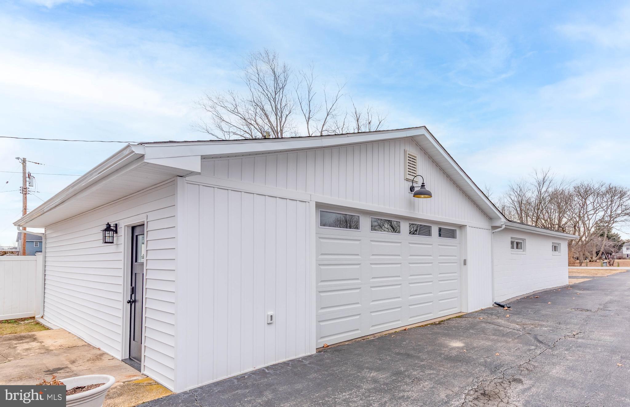 OLIVER BEACH - Residential