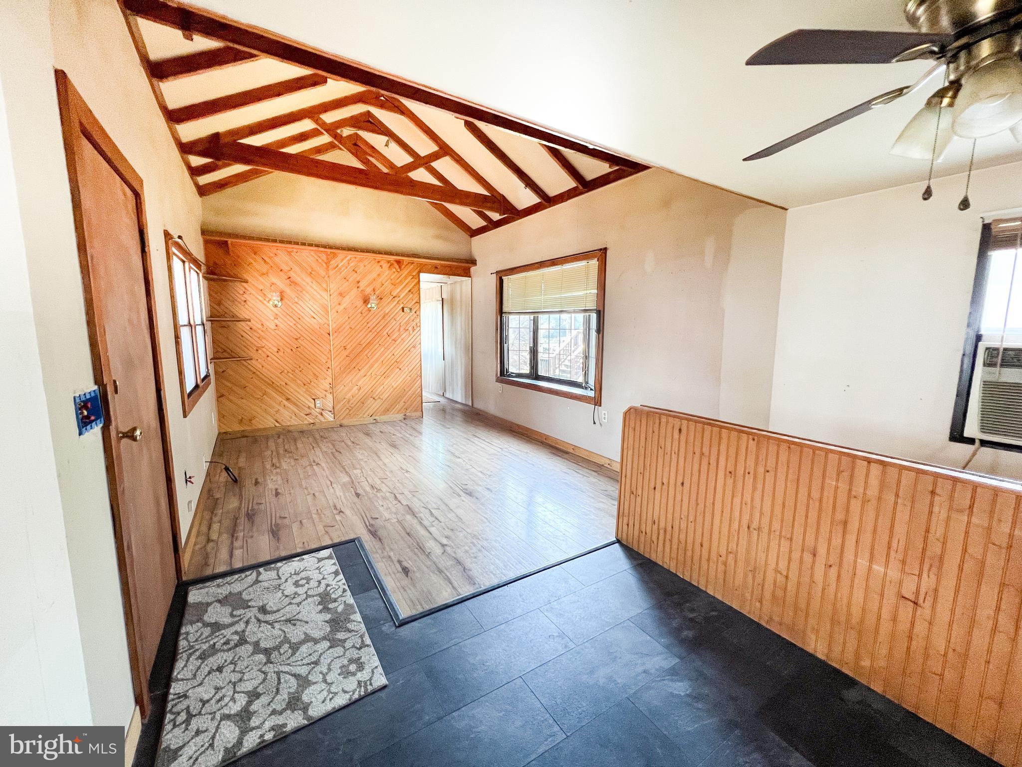 525 HIGHLAND AVE