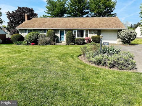 Photo of 76 Linda Avenue, Lancaster, PA 17602 (MLS # PALA2050530)