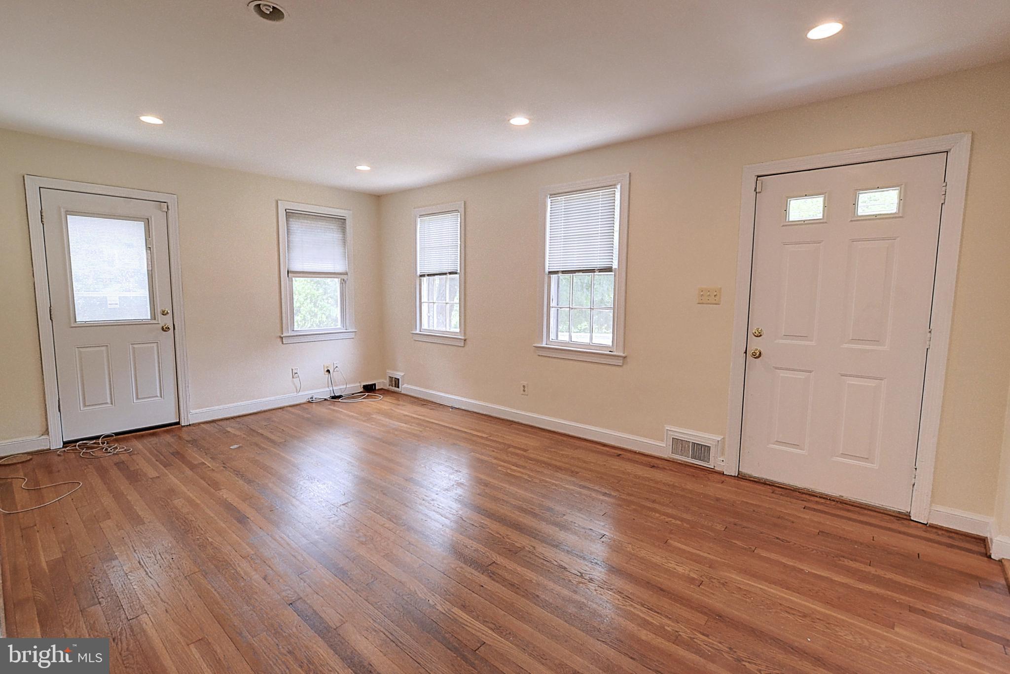 GLENBROOK VILLAGE - Residential Lease