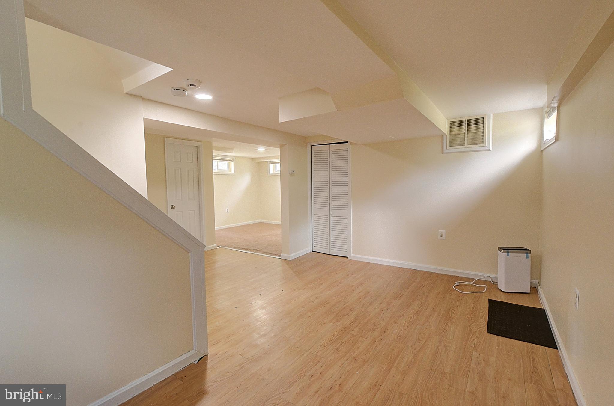 GLENBROOK VILLAGE - Residential Lease