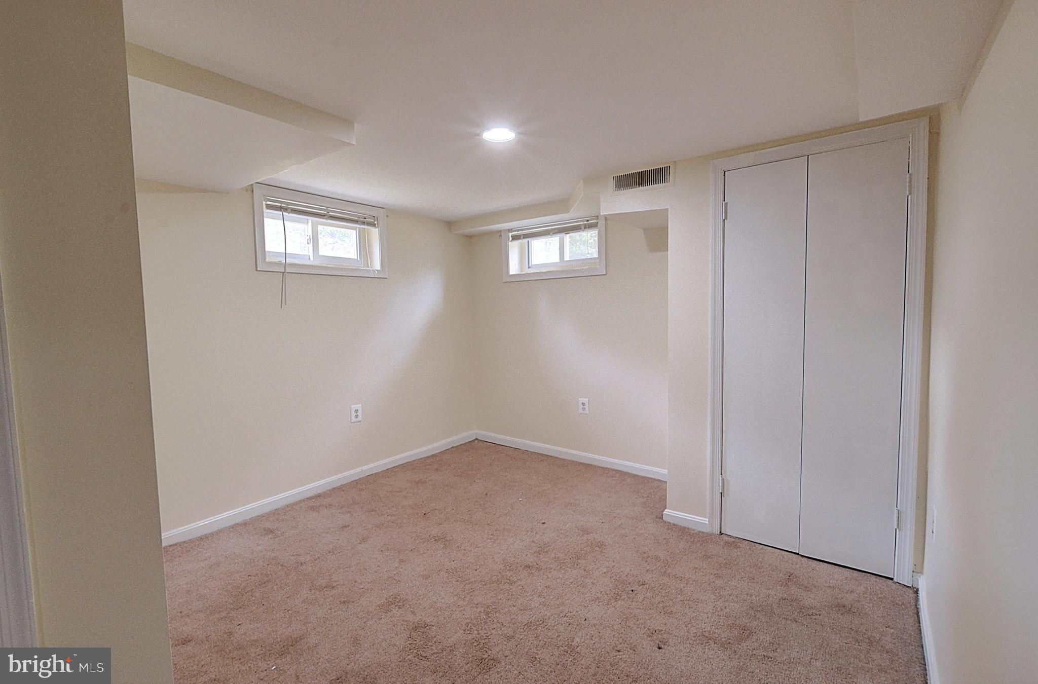 GLENBROOK VILLAGE - Residential Lease