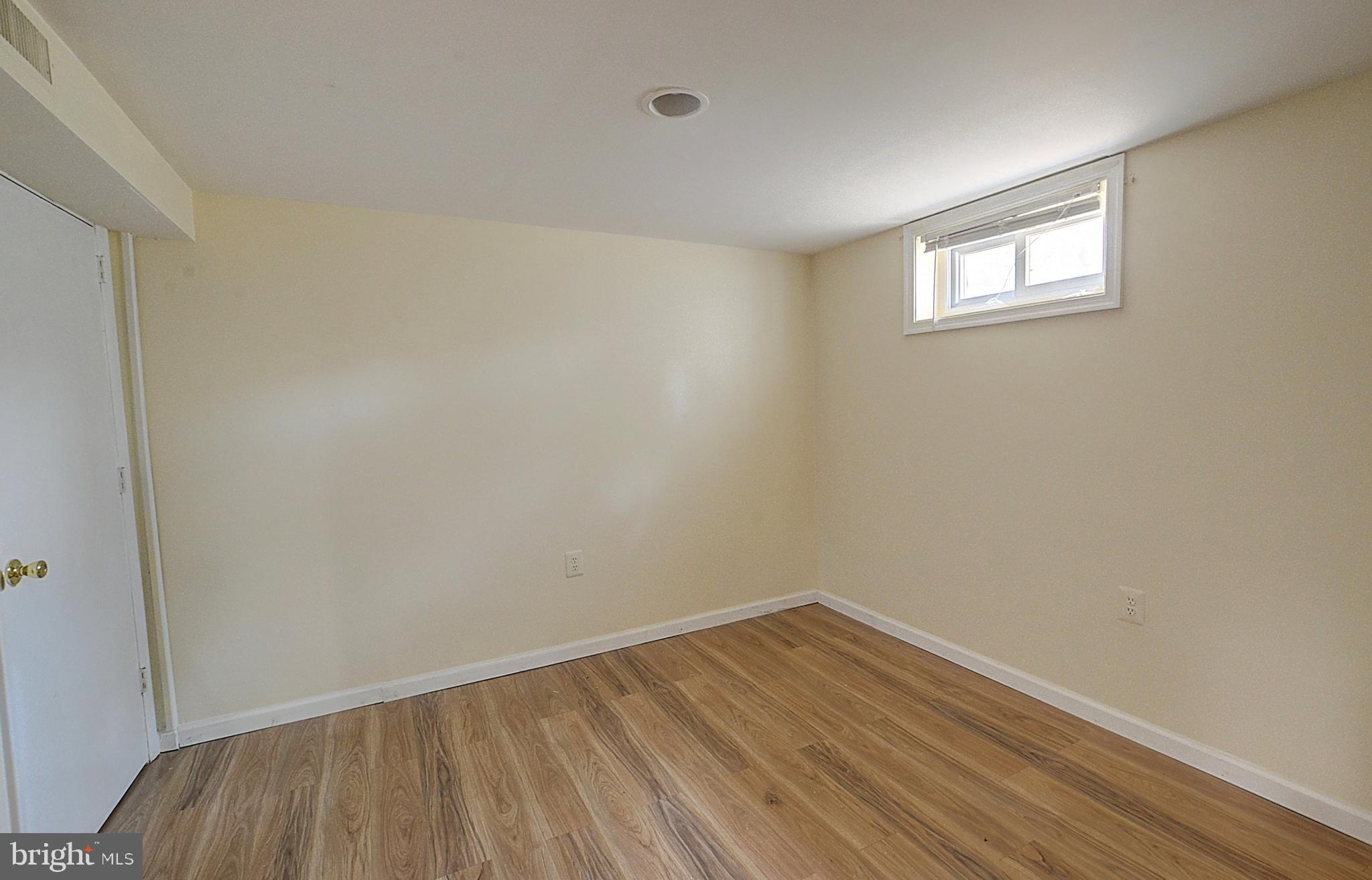 GLENBROOK VILLAGE - Residential Lease