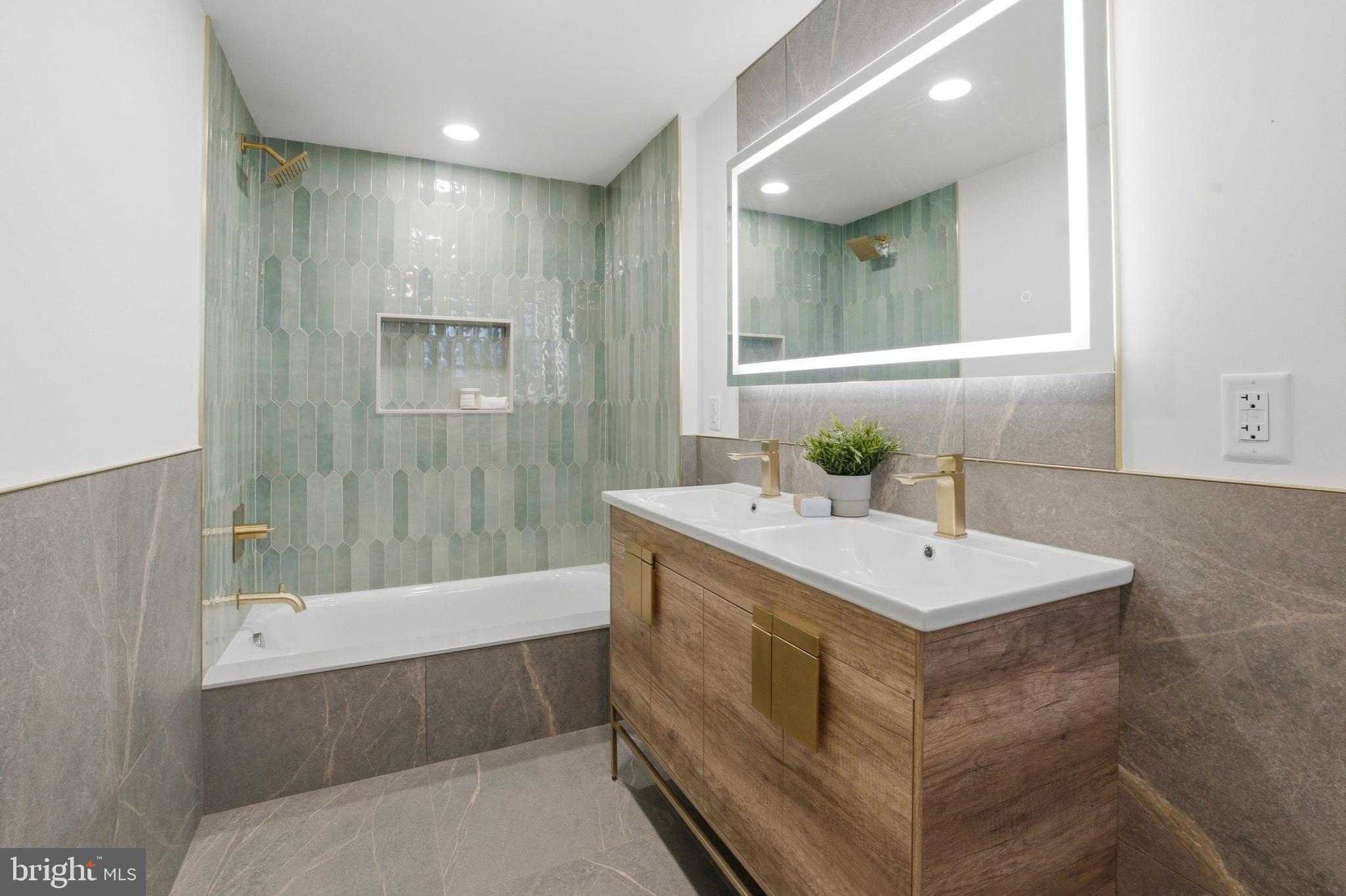 PASSYUNK SQUARE - Residential