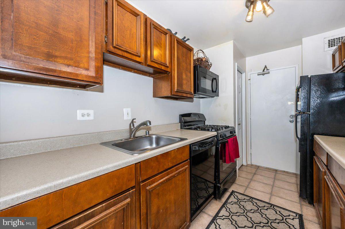 PARK SUTTON CODM - Residential Lease