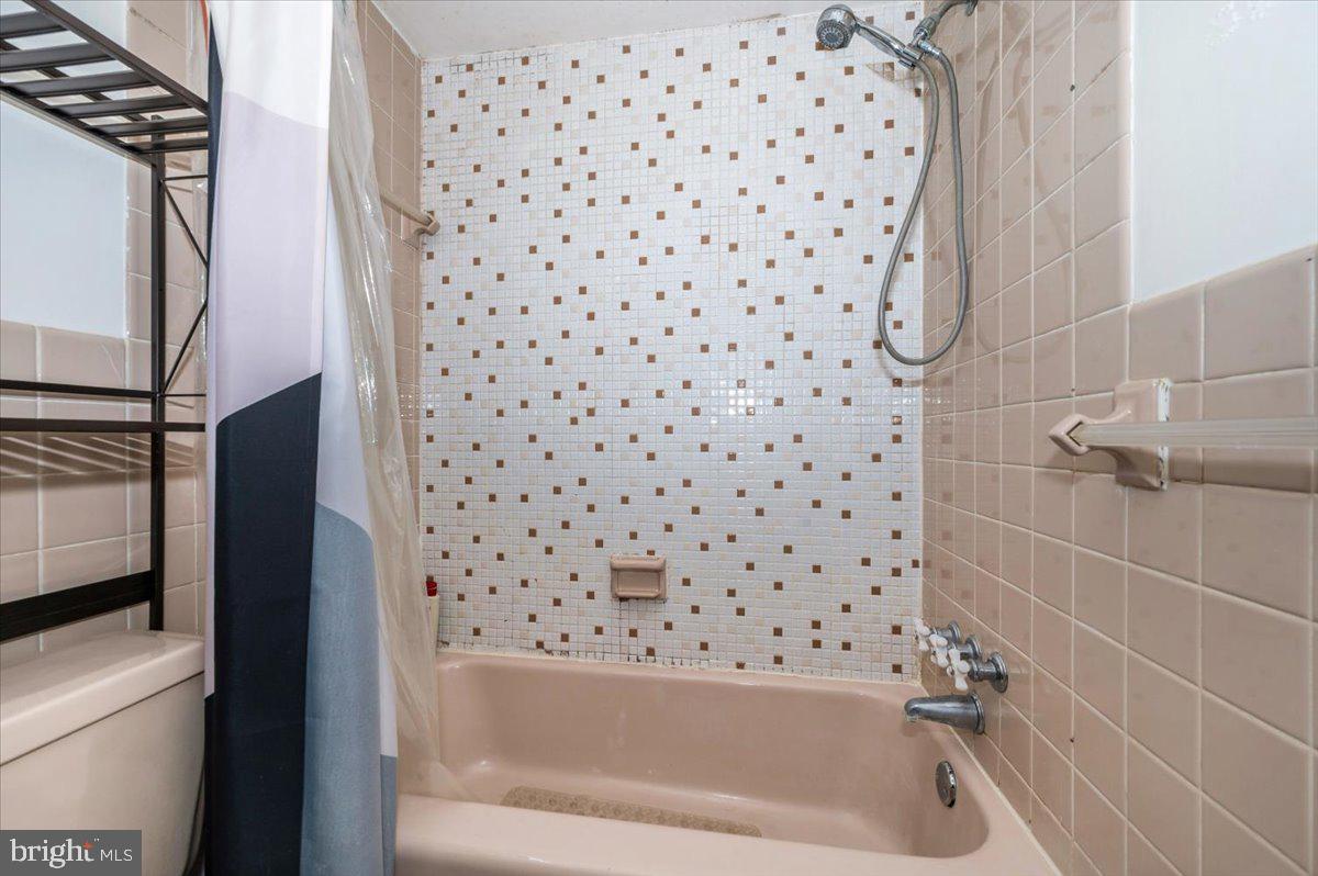 PARK SUTTON CODM - Residential Lease