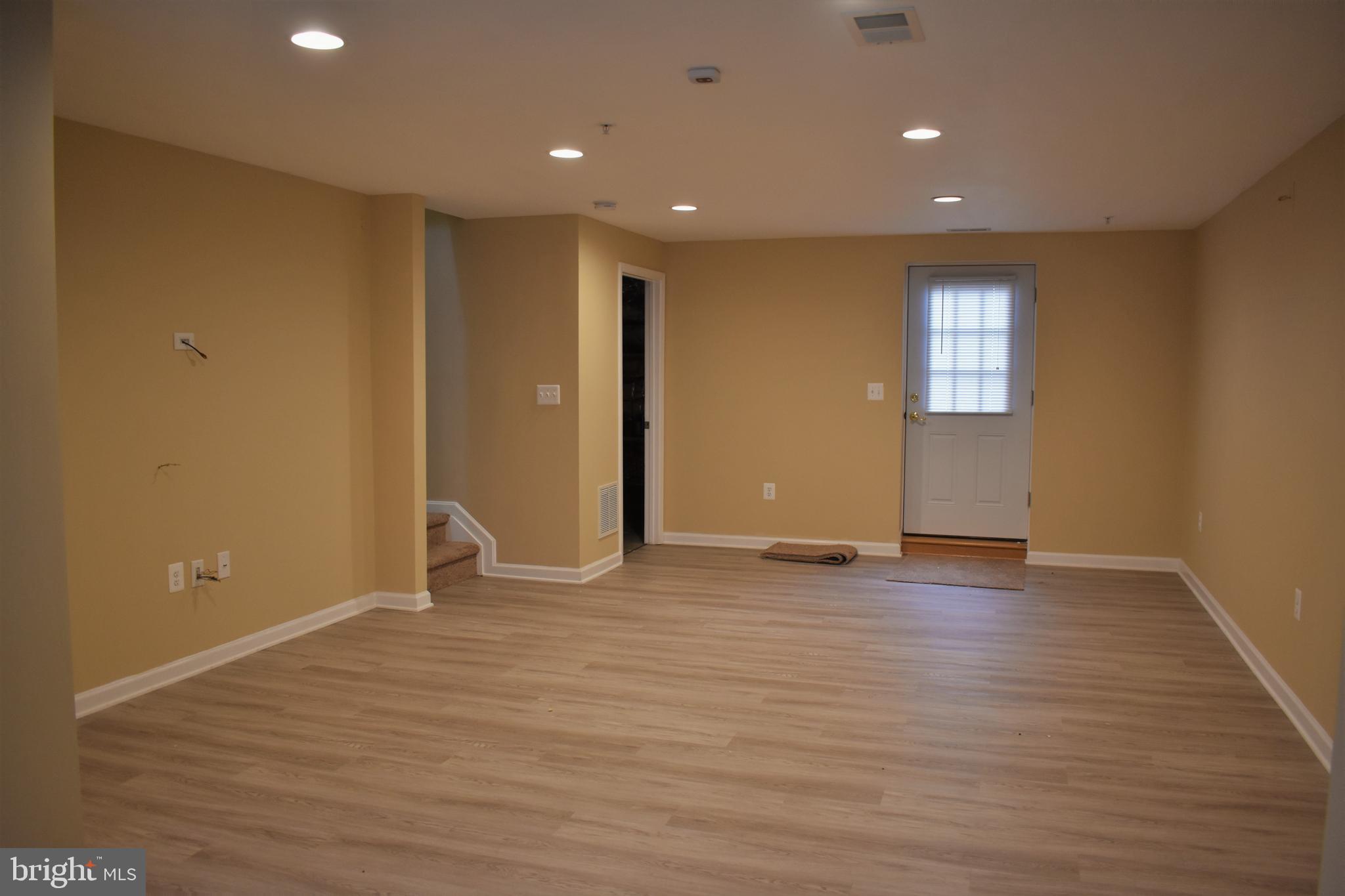 MONMOUTH MEADOWS - Residential Lease