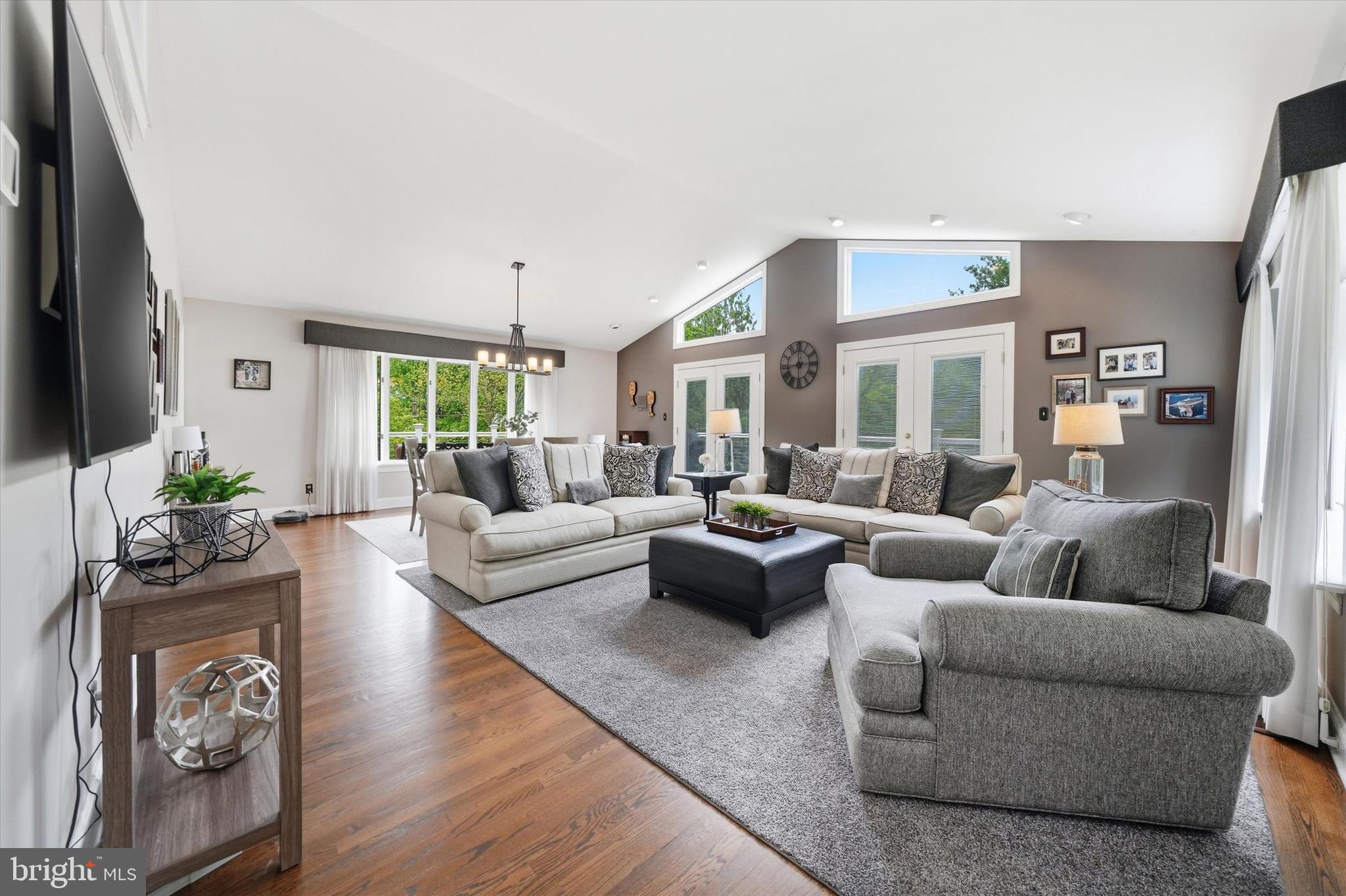 BRIDLESHIRE FARMS - Residential