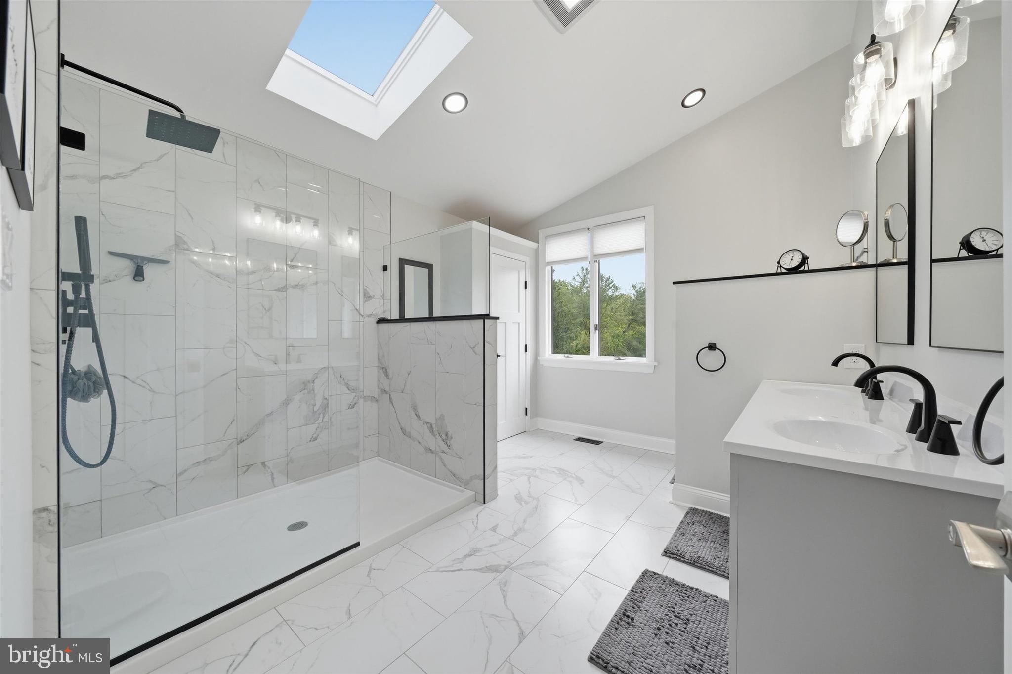 BRIDLESHIRE FARMS - Residential