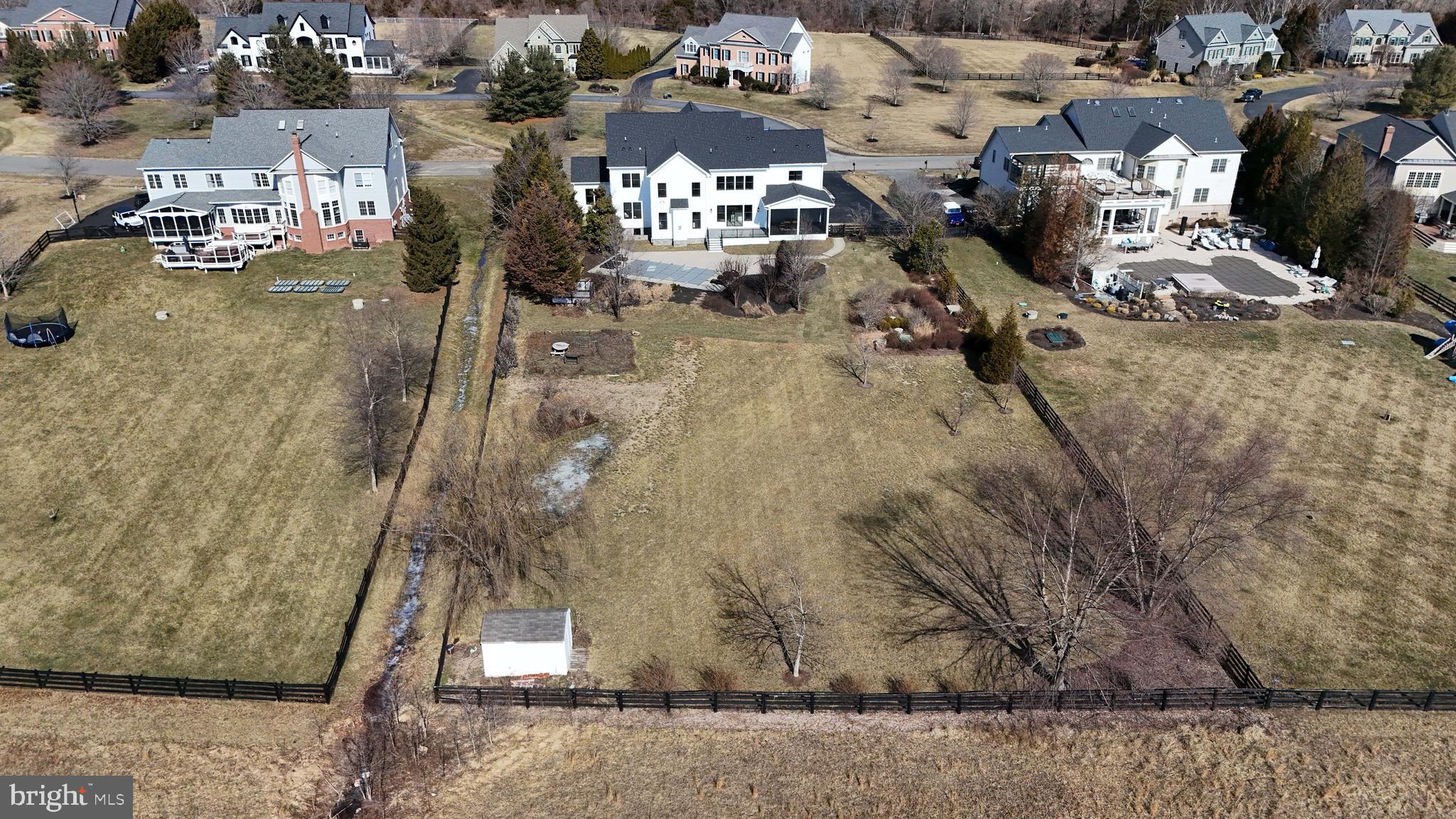 LONG MEADOW HAMLET - Residential