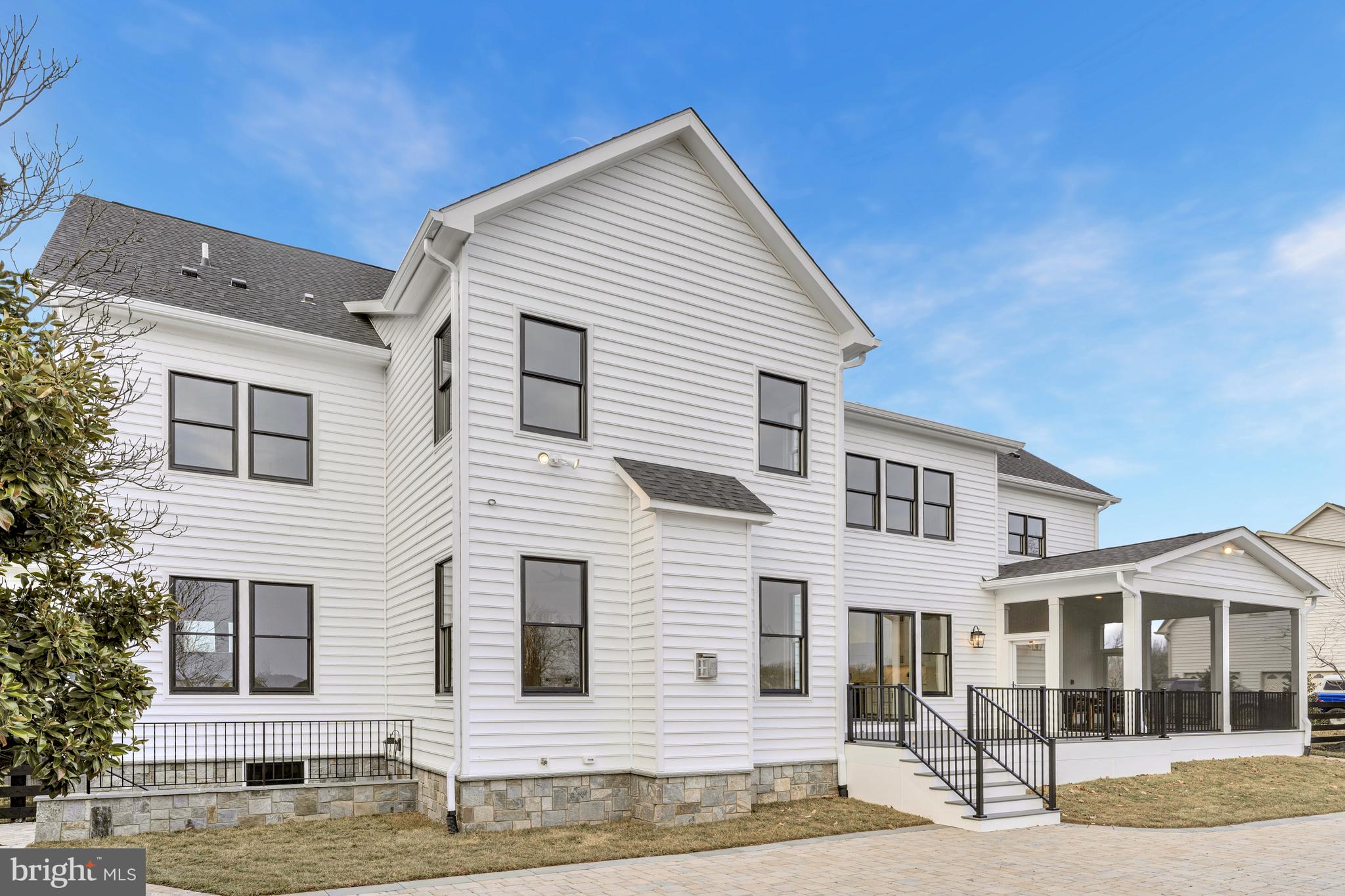 LONG MEADOW HAMLET - Residential