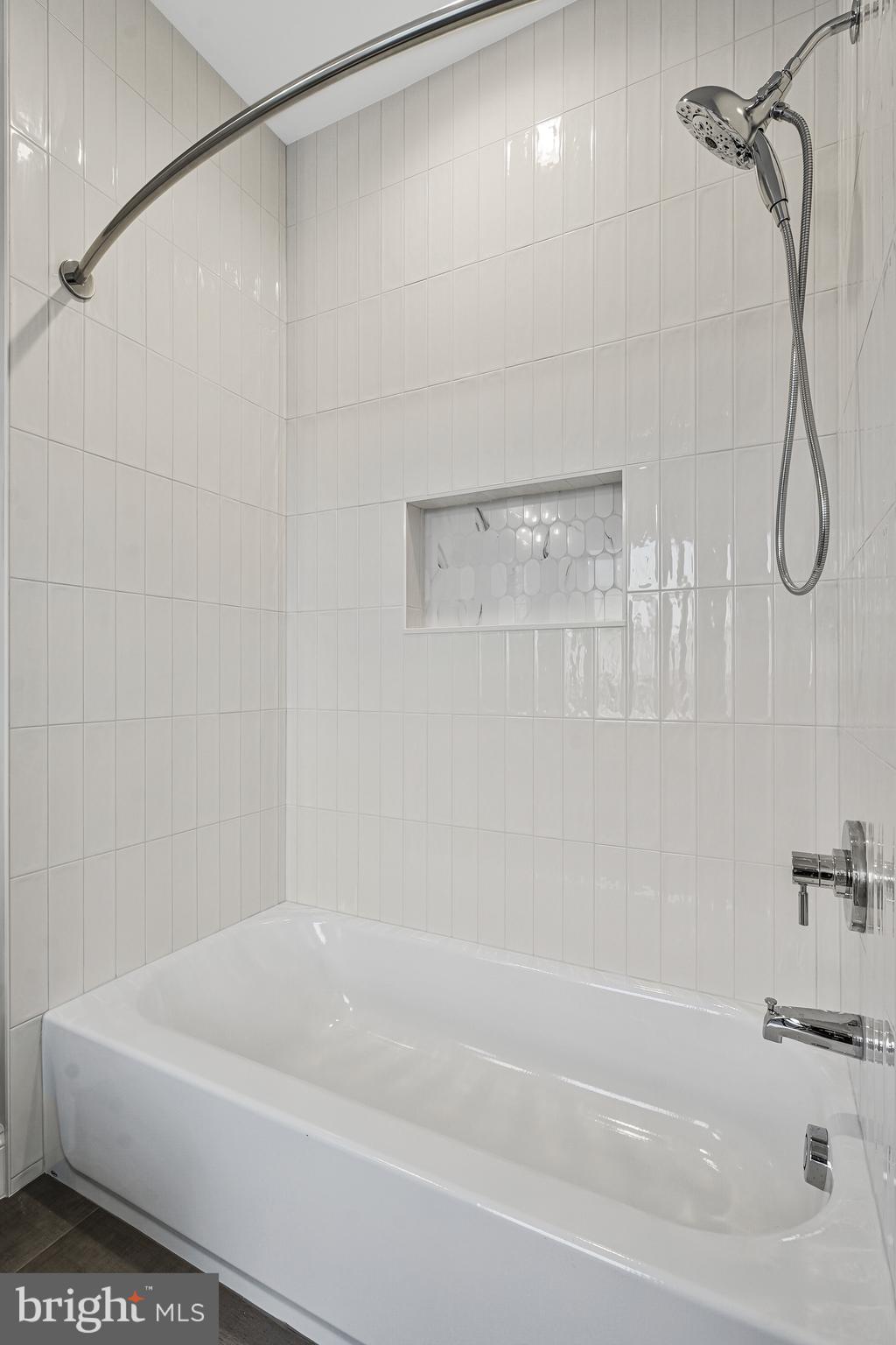 LONG MEADOW HAMLET - Residential