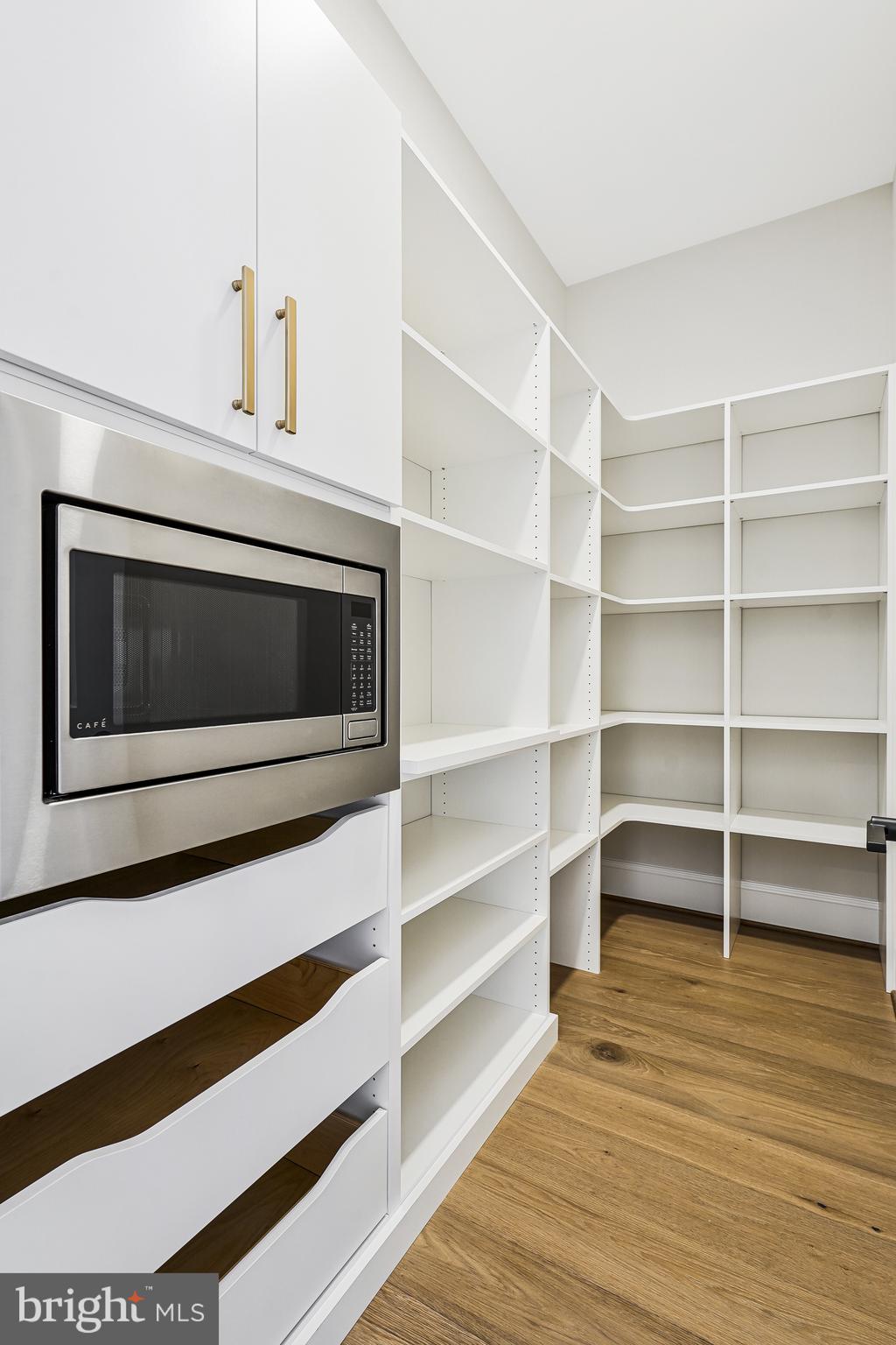 LONG MEADOW HAMLET - Residential