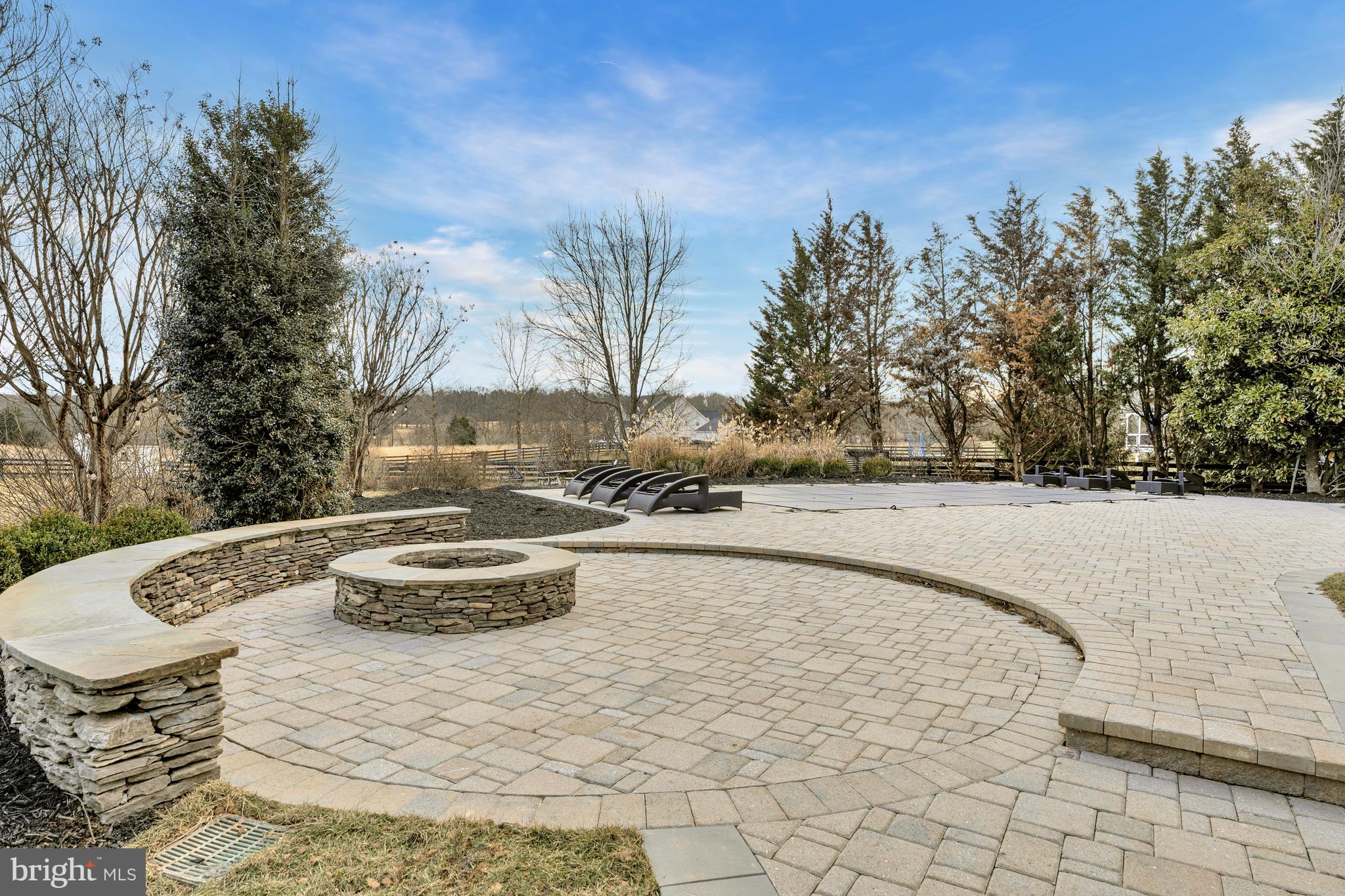 LONG MEADOW HAMLET - Residential