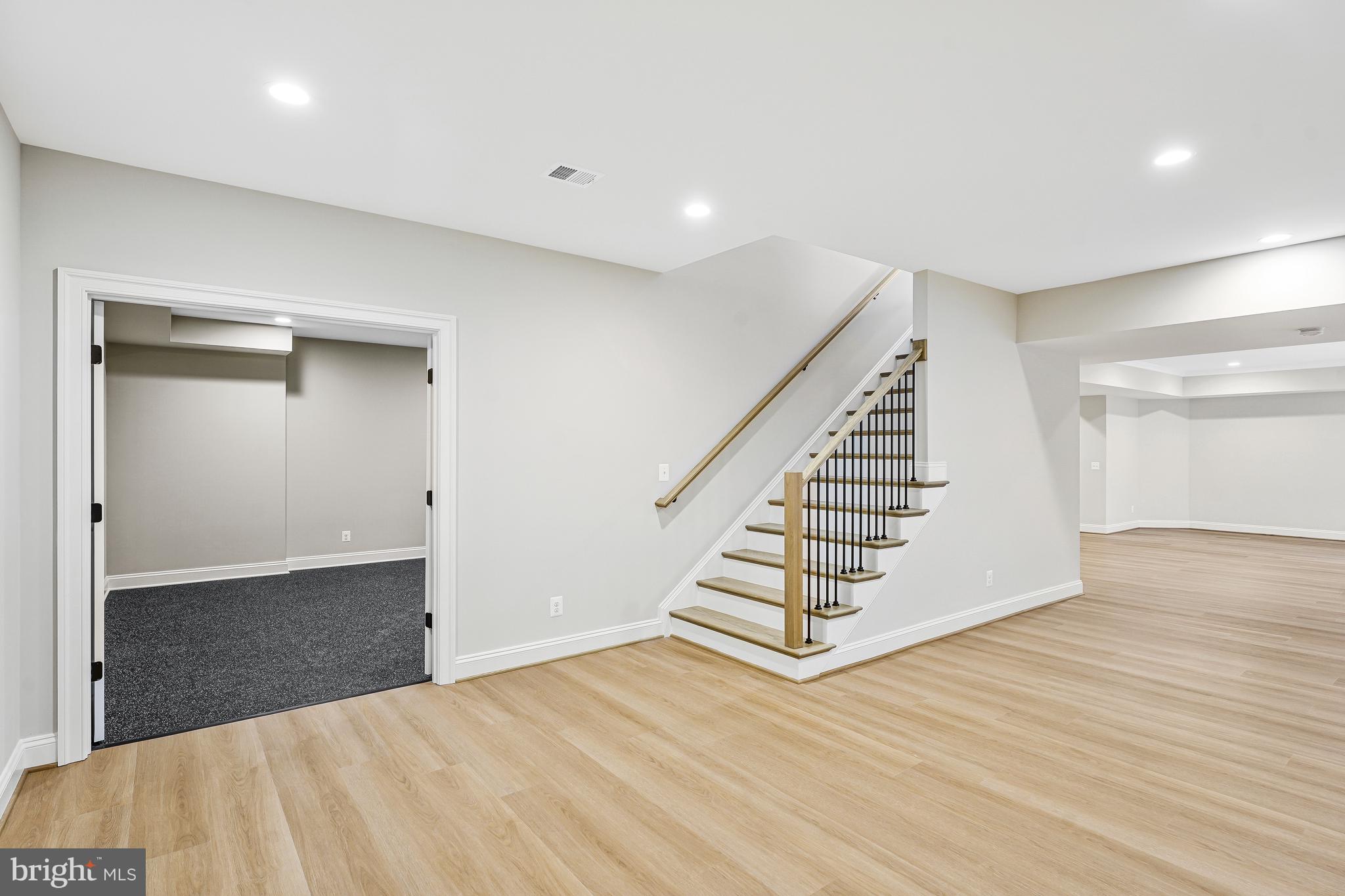 LONG MEADOW HAMLET - Residential