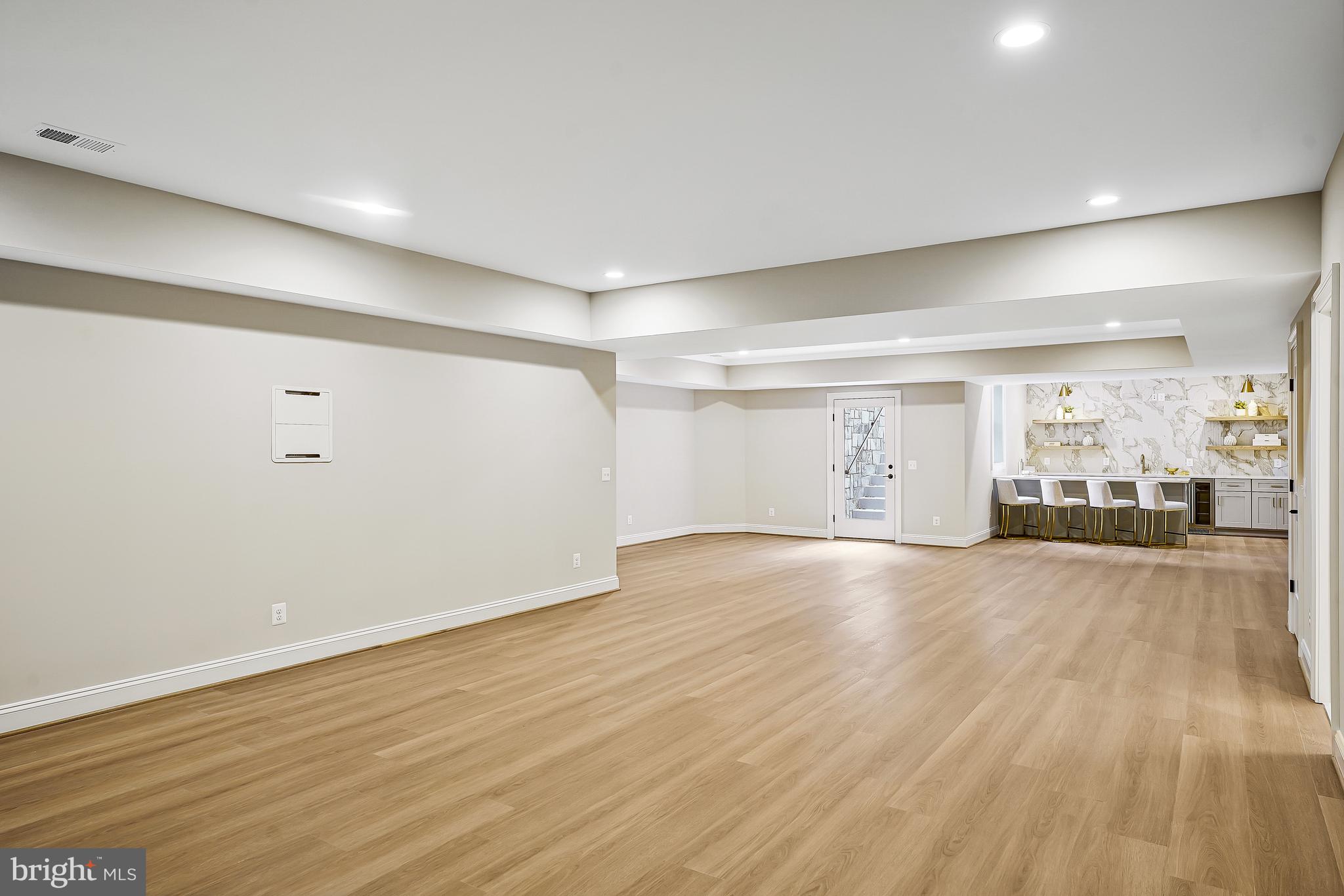 LONG MEADOW HAMLET - Residential