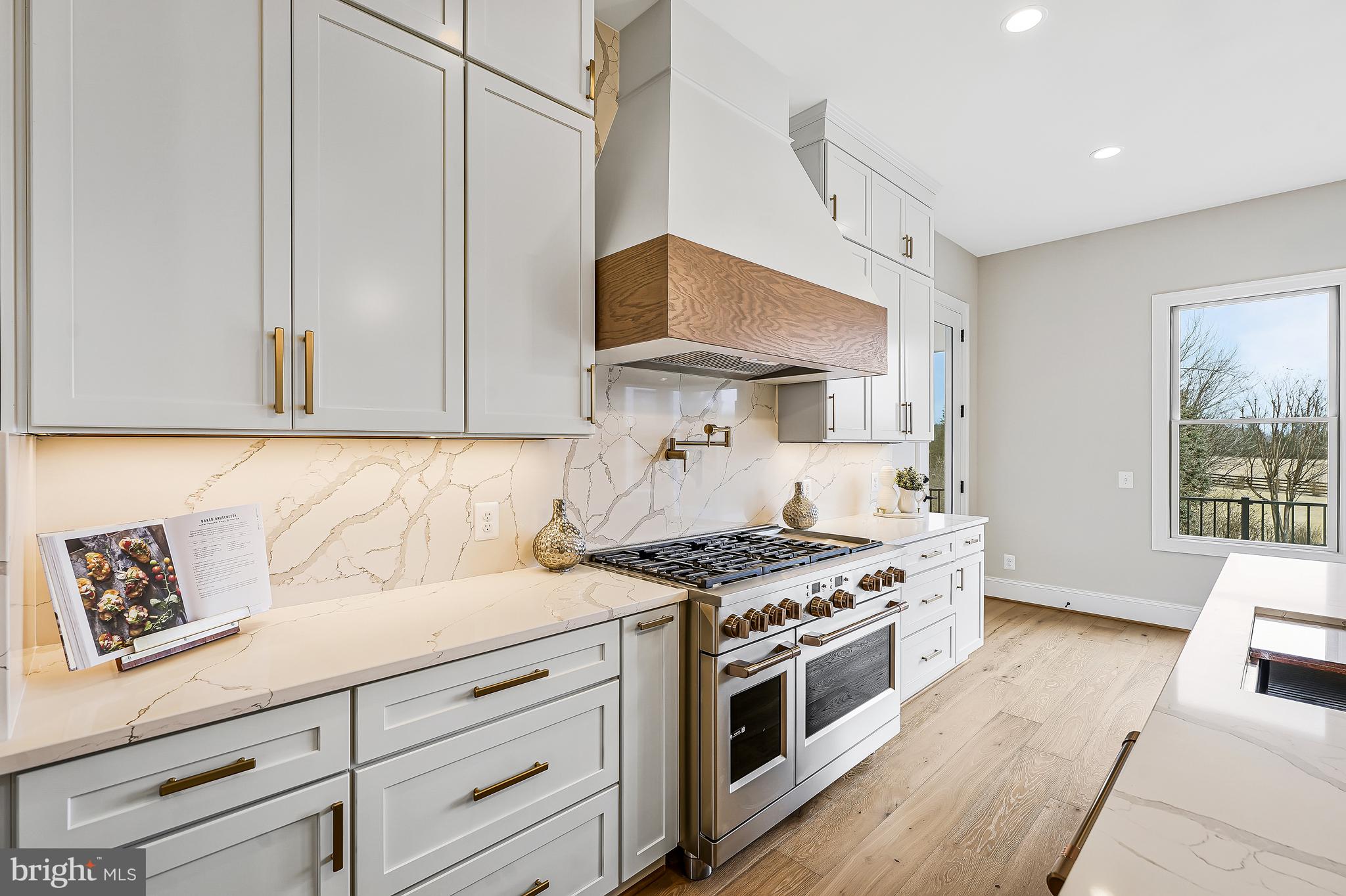 LONG MEADOW HAMLET - Residential