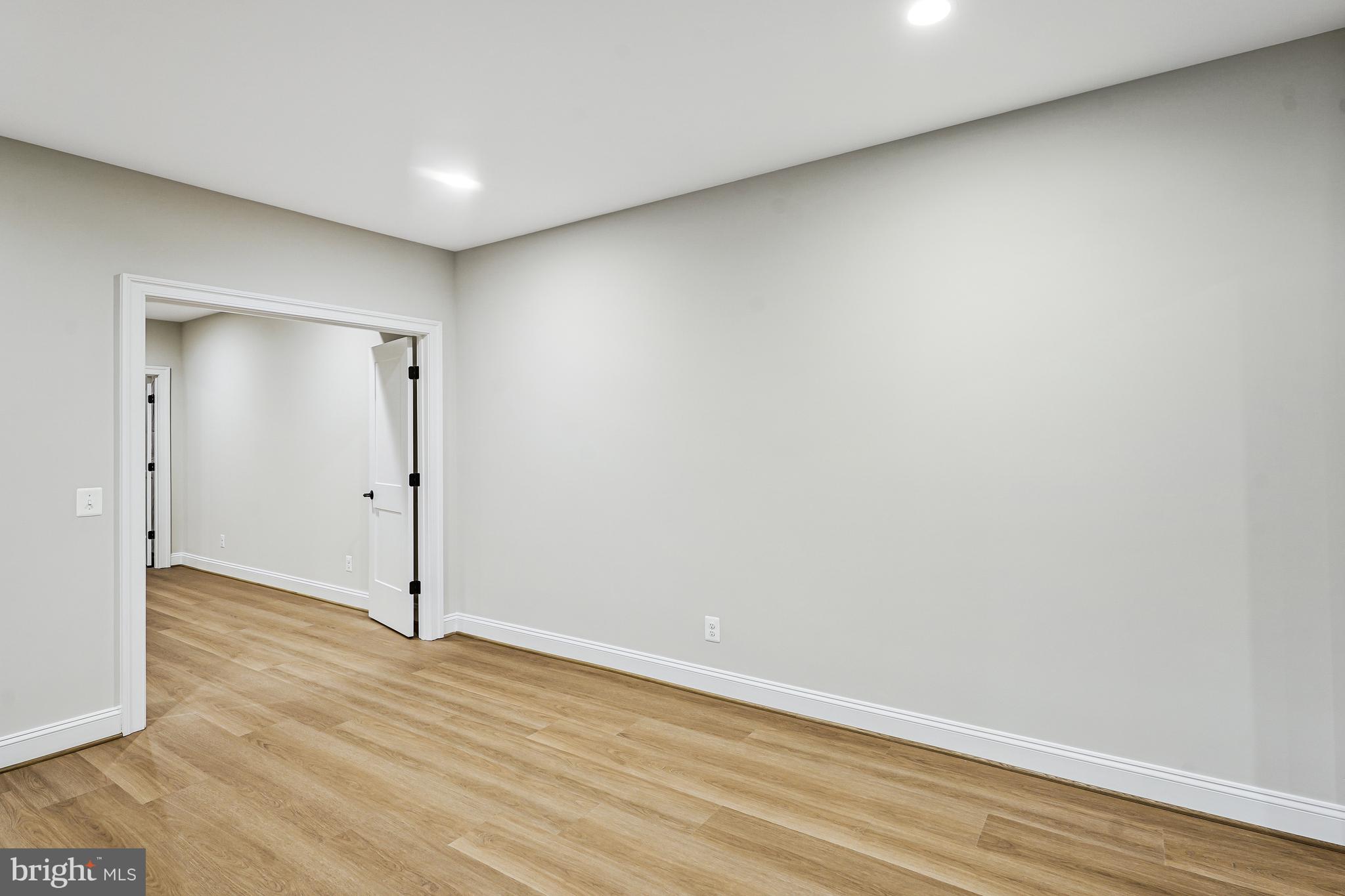 LONG MEADOW HAMLET - Residential