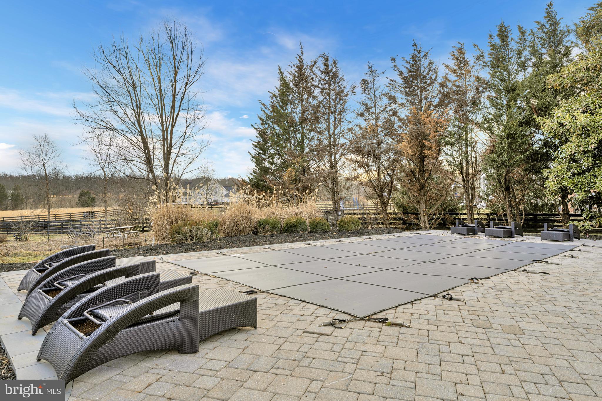 LONG MEADOW HAMLET - Residential