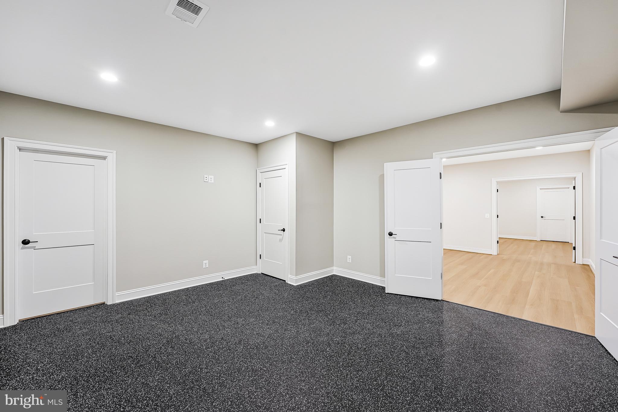 LONG MEADOW HAMLET - Residential