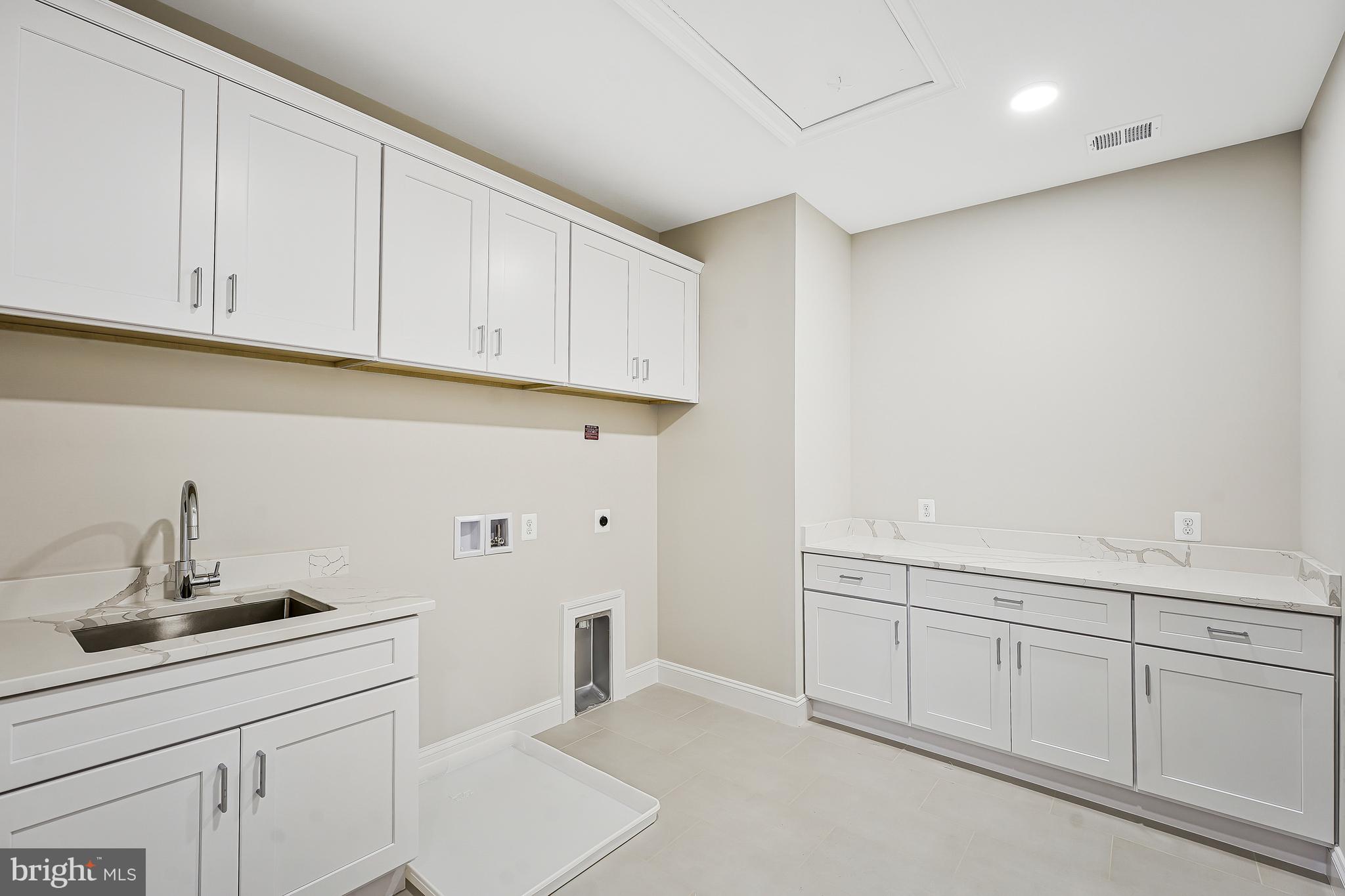 LONG MEADOW HAMLET - Residential