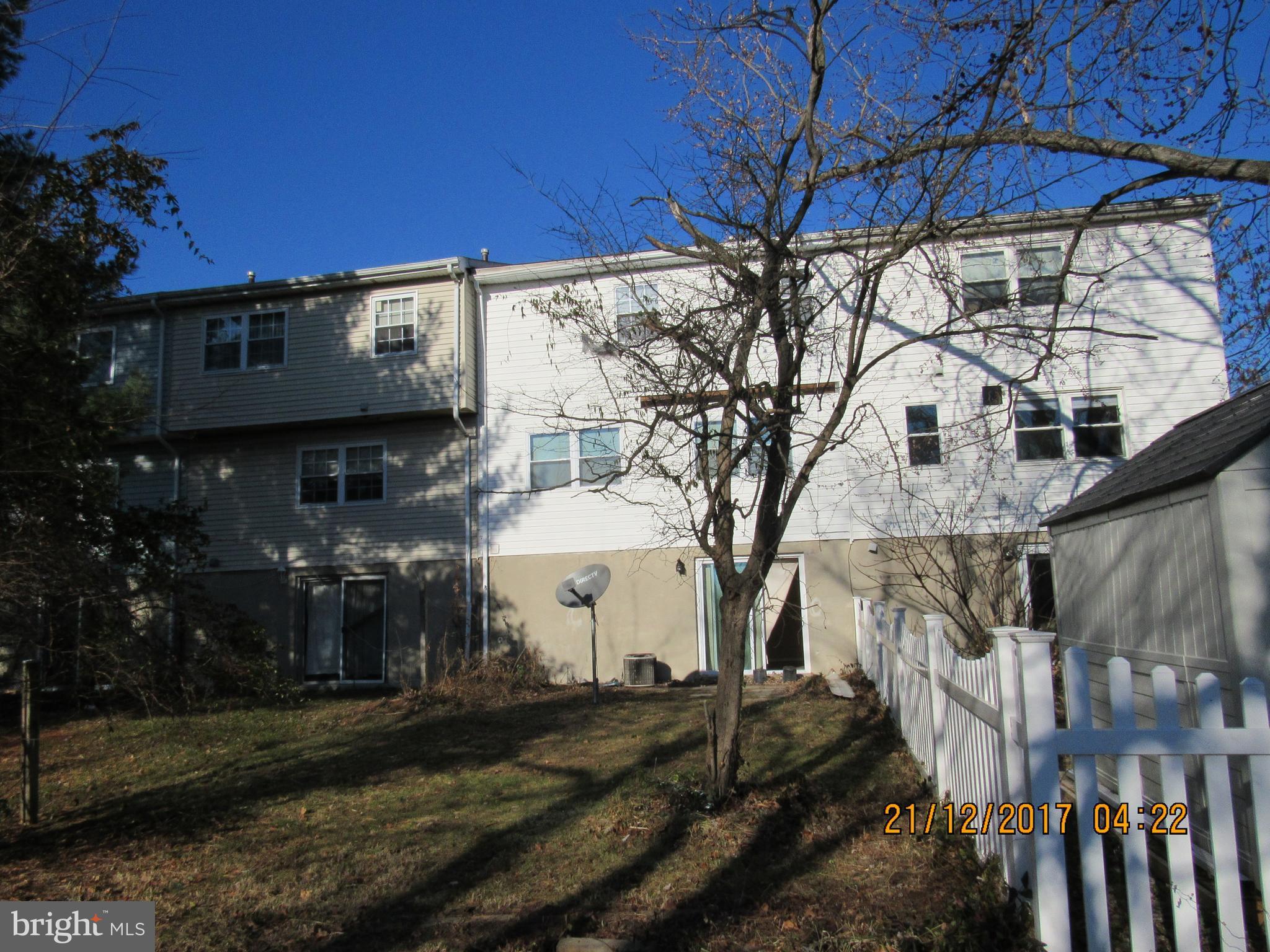 HARFORD SQUARE - Residential Lease