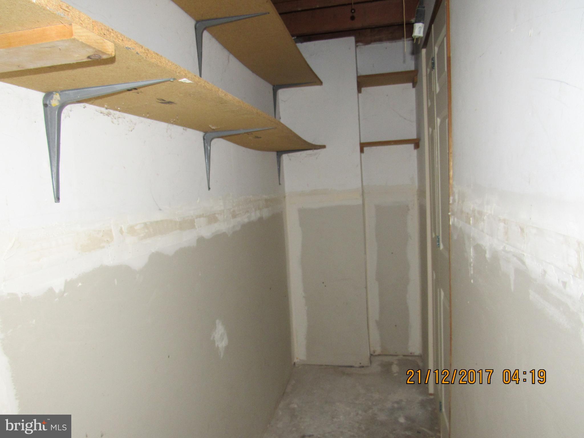 HARFORD SQUARE - Residential Lease