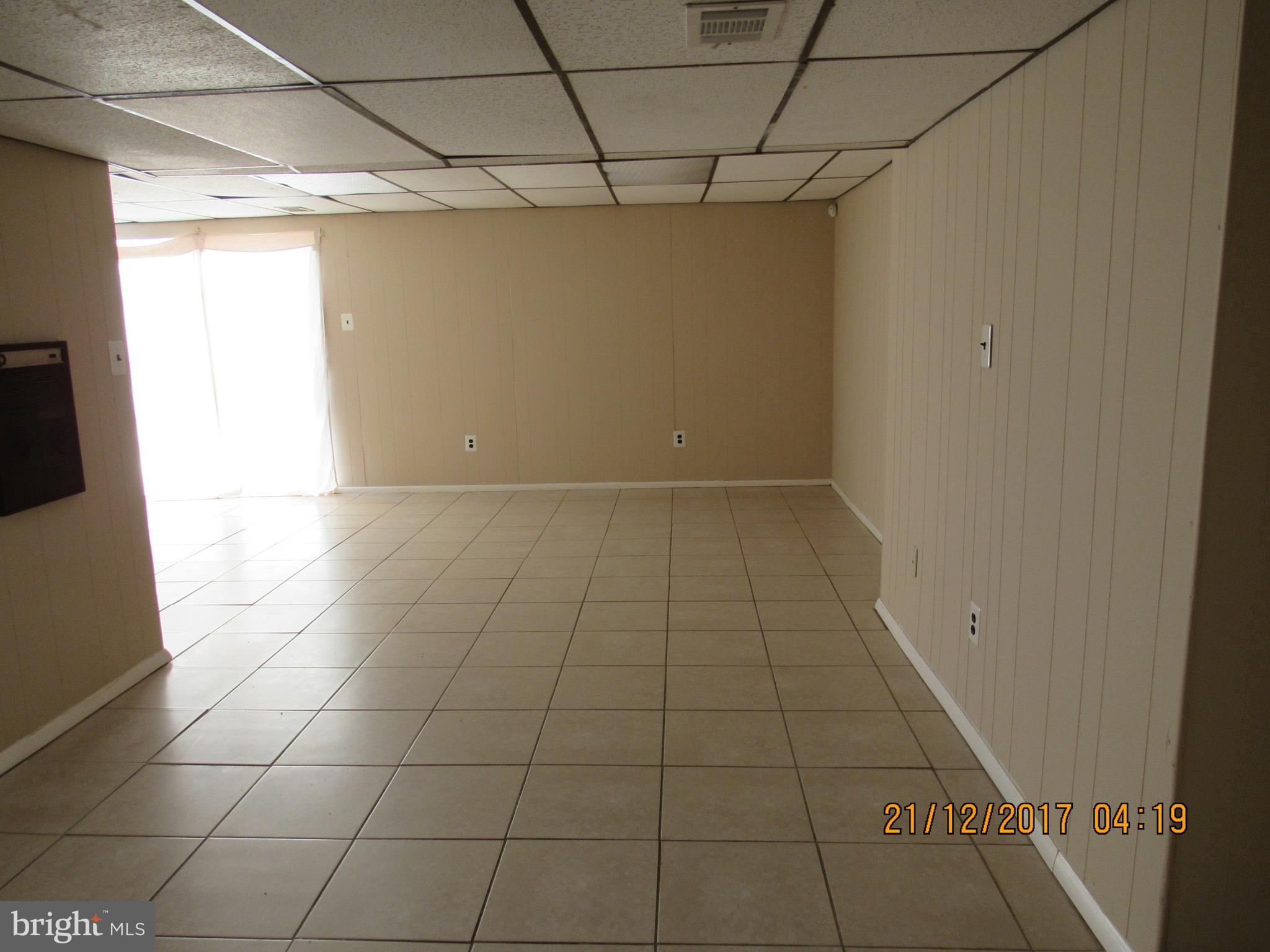 HARFORD SQUARE - Residential Lease