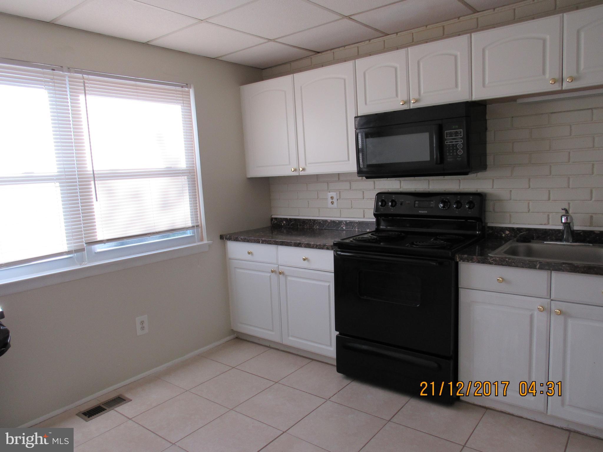 HARFORD SQUARE - Residential Lease