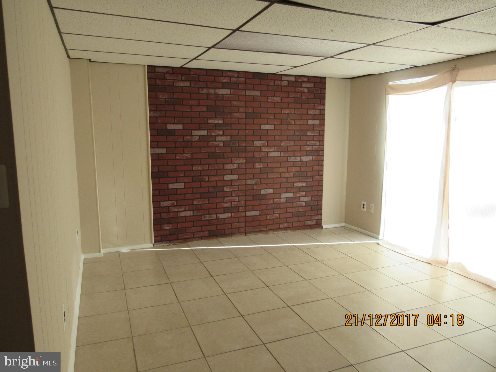 HARFORD SQUARE - Residential Lease