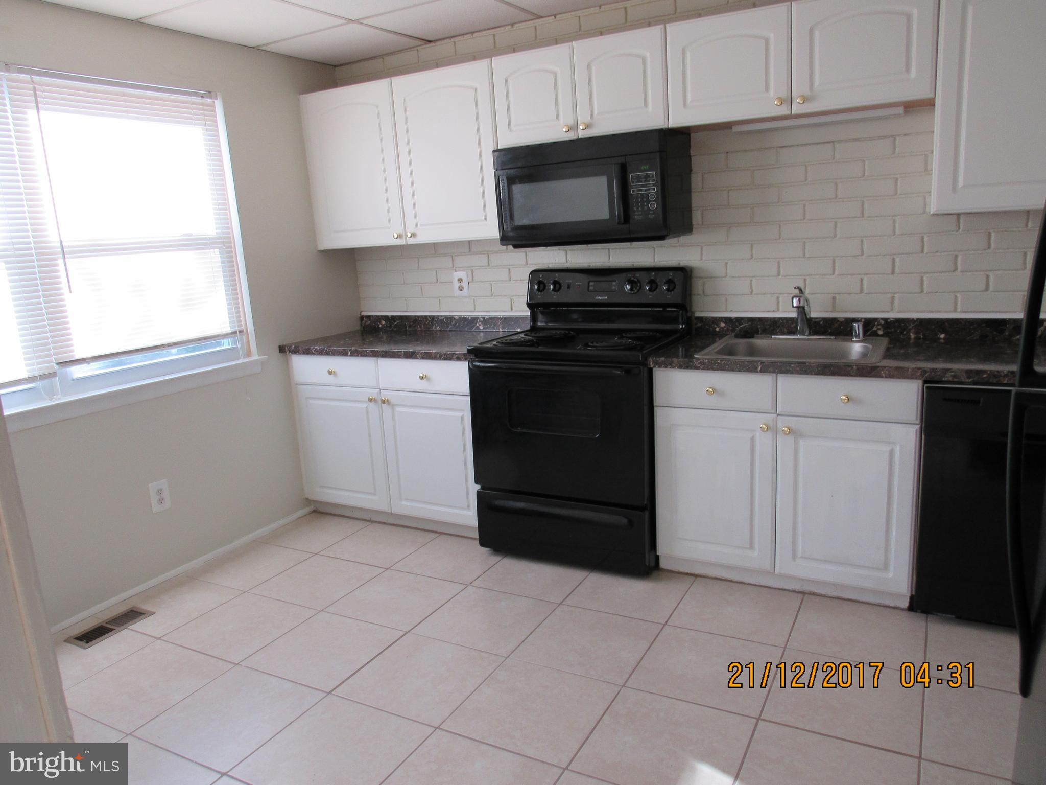 HARFORD SQUARE - Residential Lease