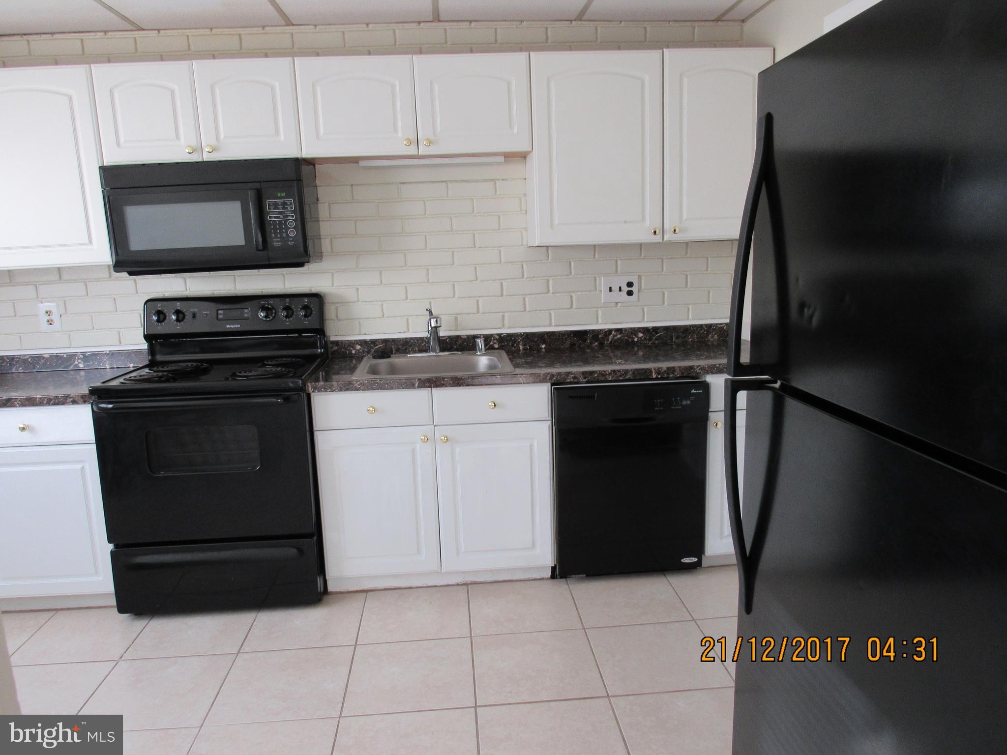 HARFORD SQUARE - Residential Lease